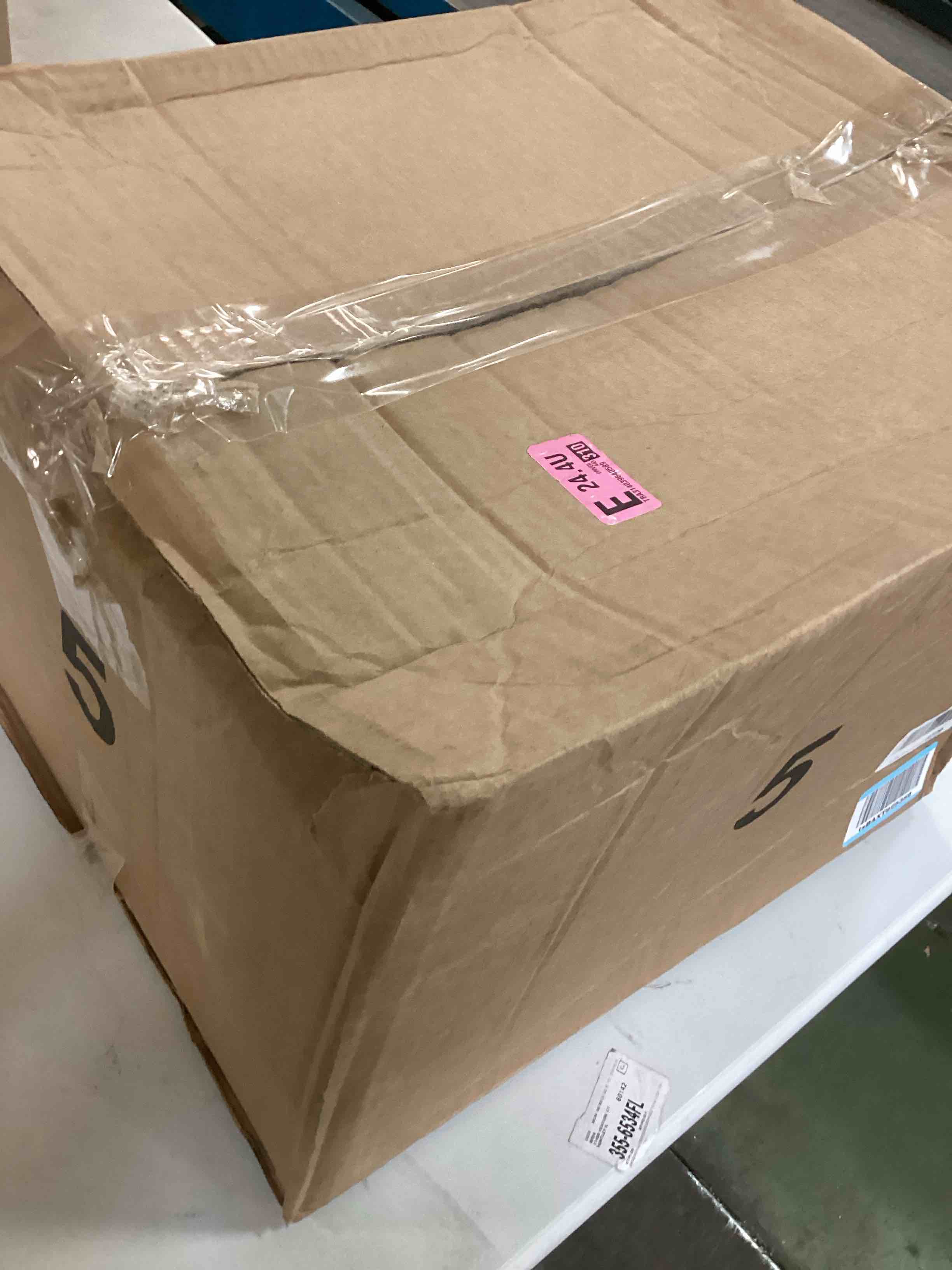 https://s3.amazonaws.com/lotting-images-prod/bidfta/BLU6722409_1722367957449.jpeg
