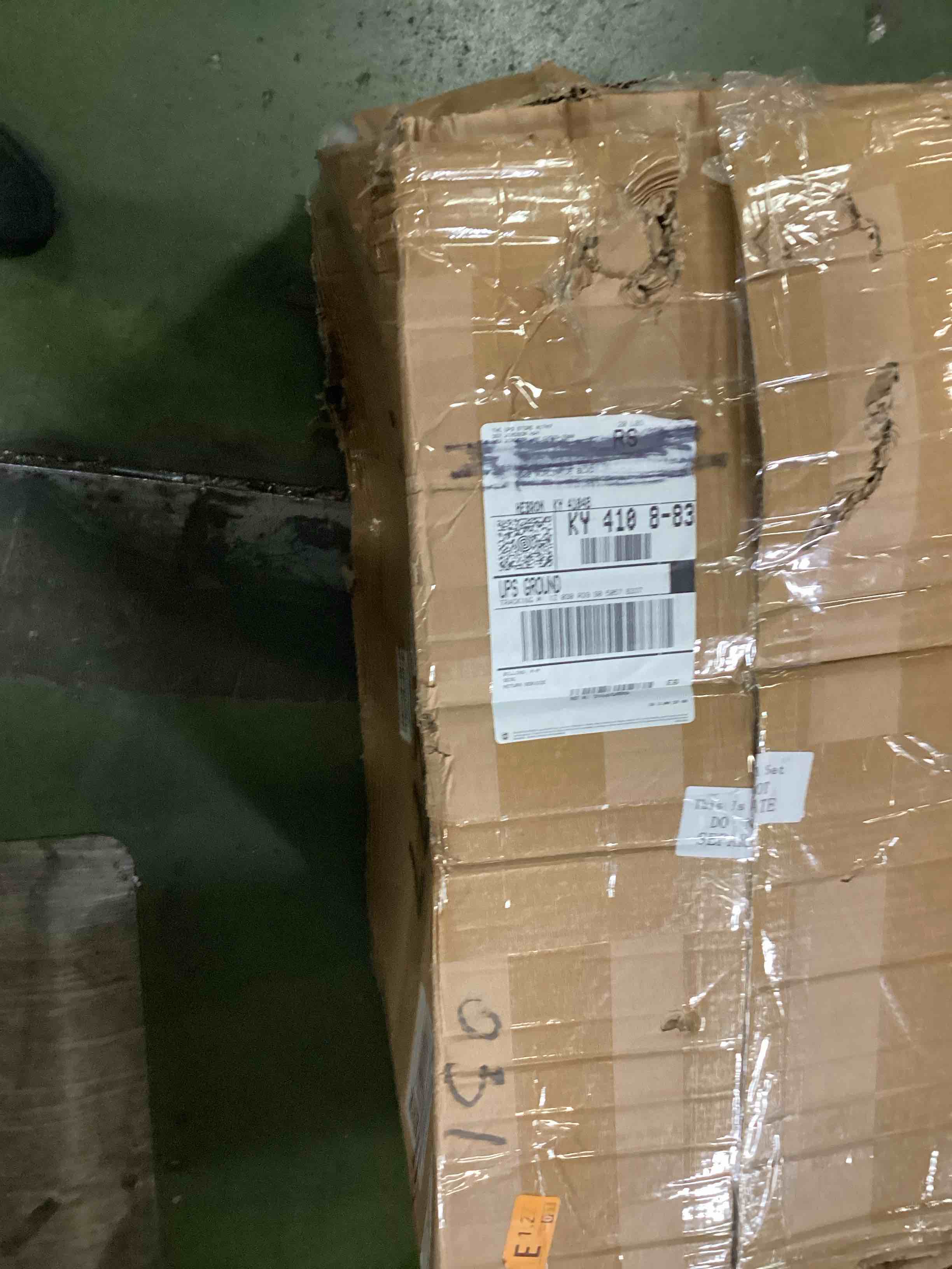 https://s3.amazonaws.com/lotting-images-prod/bidfta/BLU6722417_1722368739598.jpeg