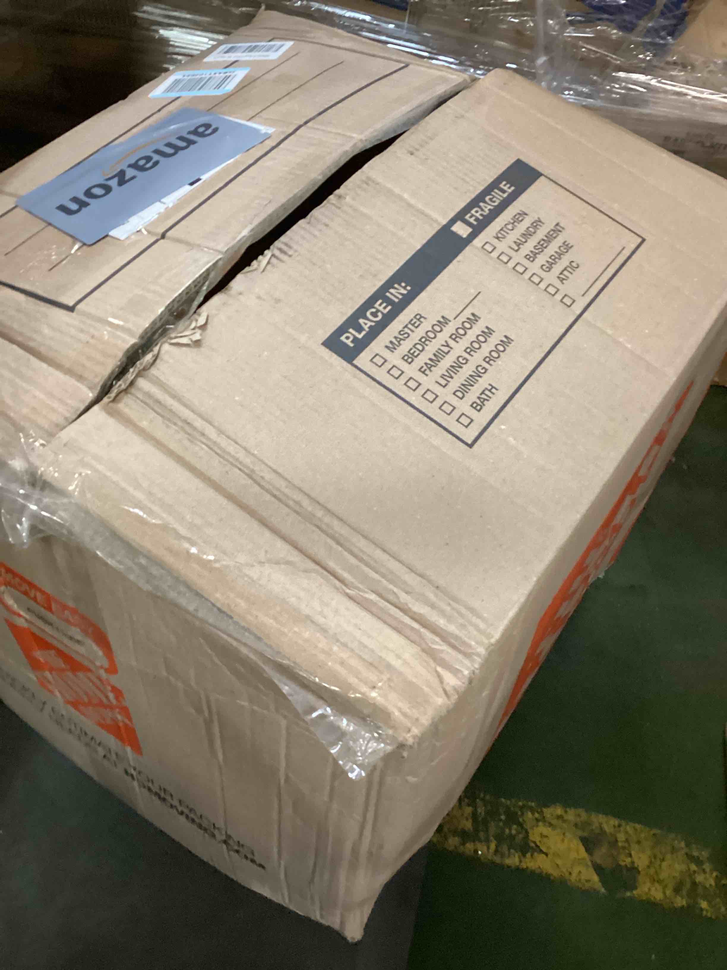 https://s3.amazonaws.com/lotting-images-prod/bidfta/BLU6722447_1722428754357.jpeg