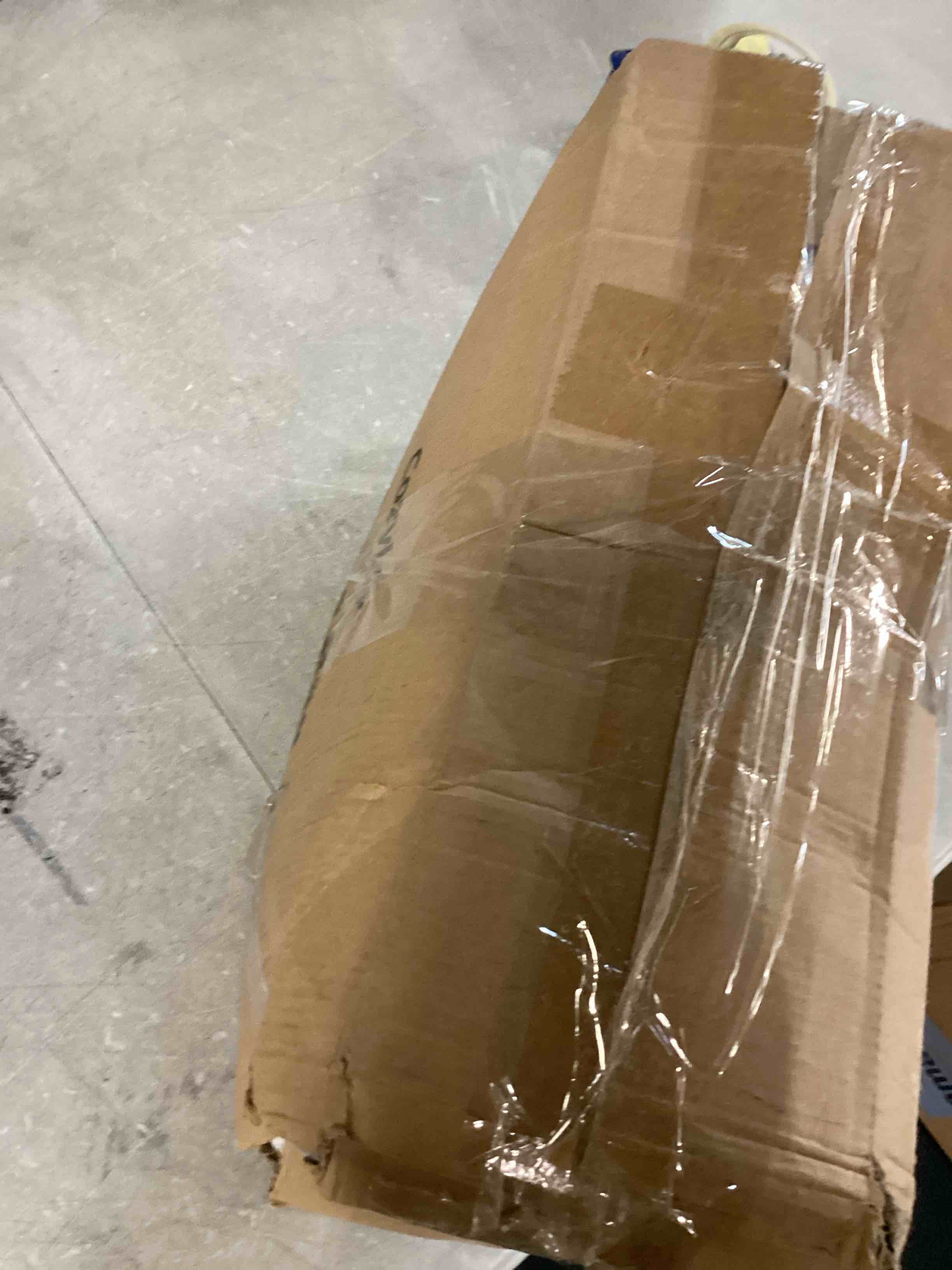 https://s3.amazonaws.com/lotting-images-prod/bidfta/BLU6722683_1722515123922.jpeg