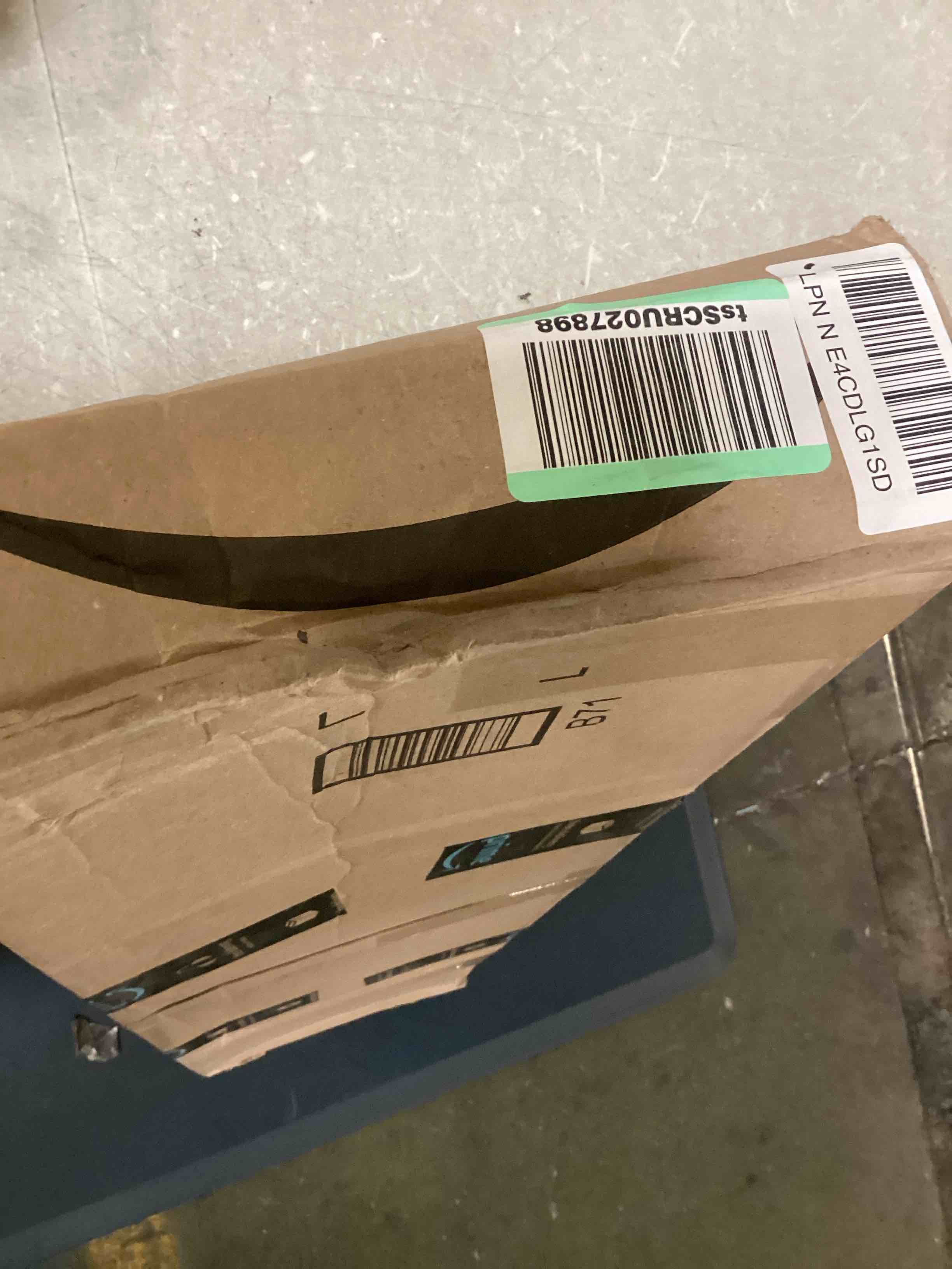 https://s3.amazonaws.com/lotting-images-prod/bidfta/BLU6722774_1722525103326.jpeg