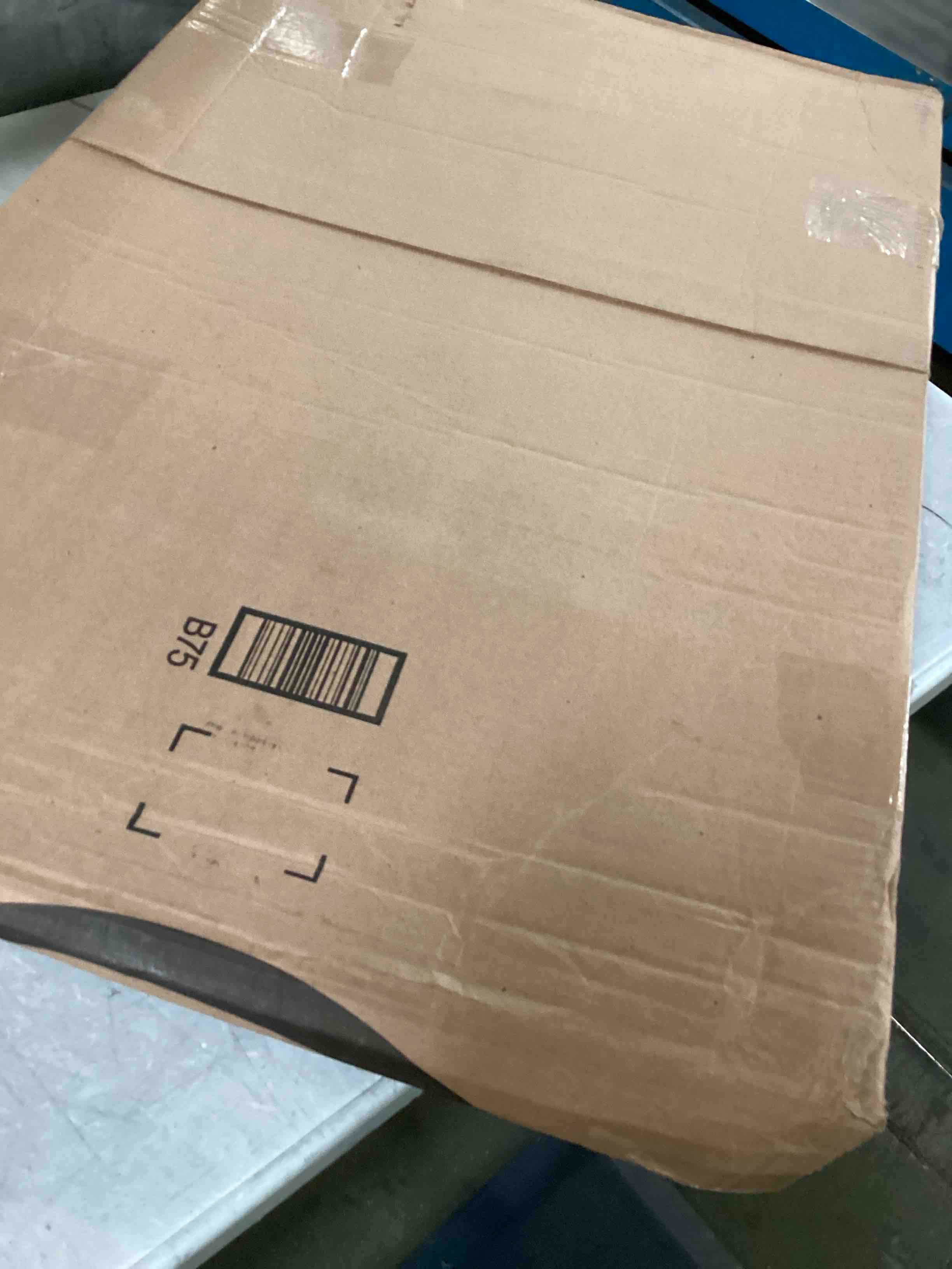 https://s3.amazonaws.com/lotting-images-prod/bidfta/BLU6722781_1722525751406.jpeg
