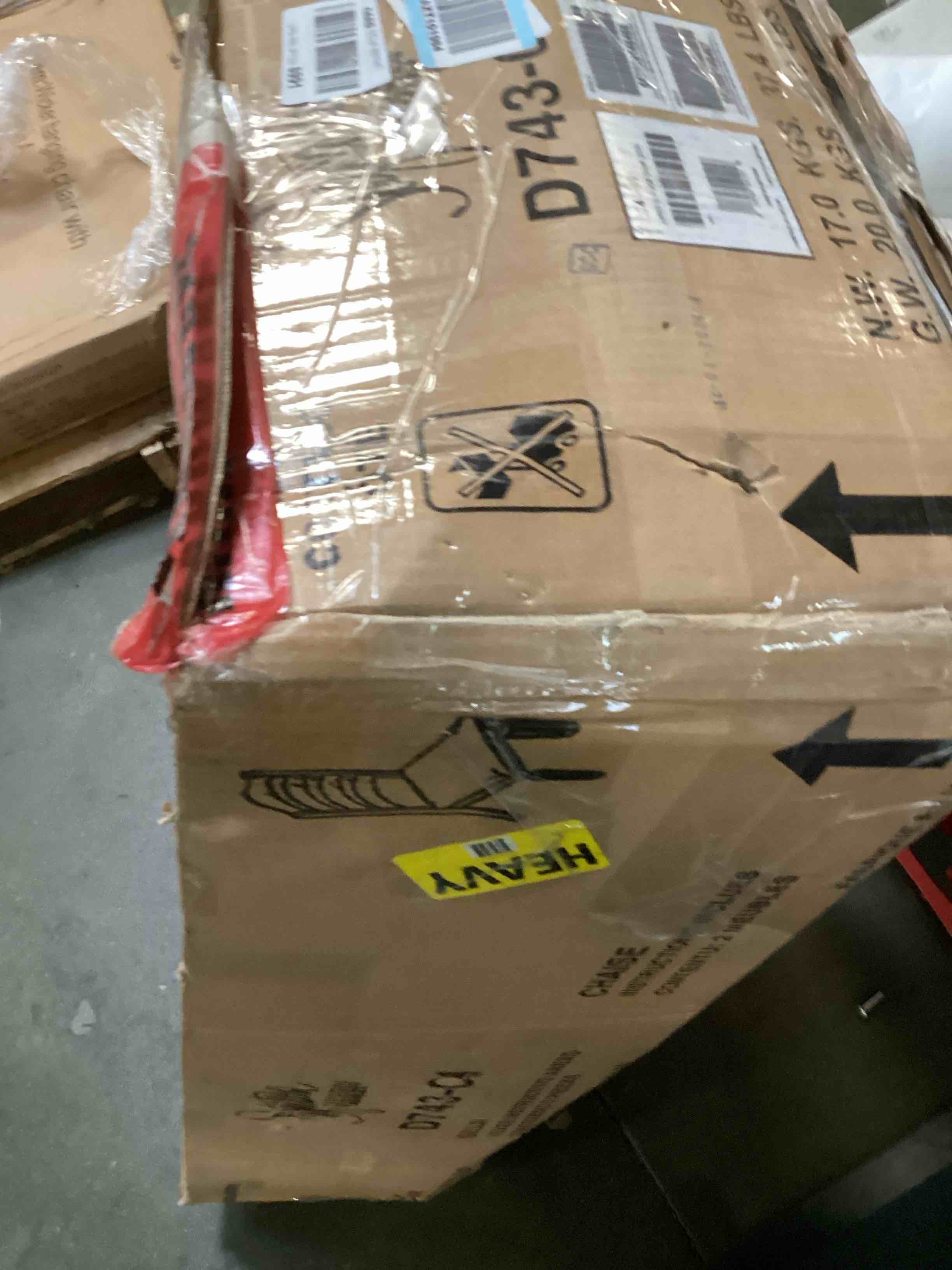 https://s3.amazonaws.com/lotting-images-prod/bidfta/BLU6722846_1722534967725.jpeg