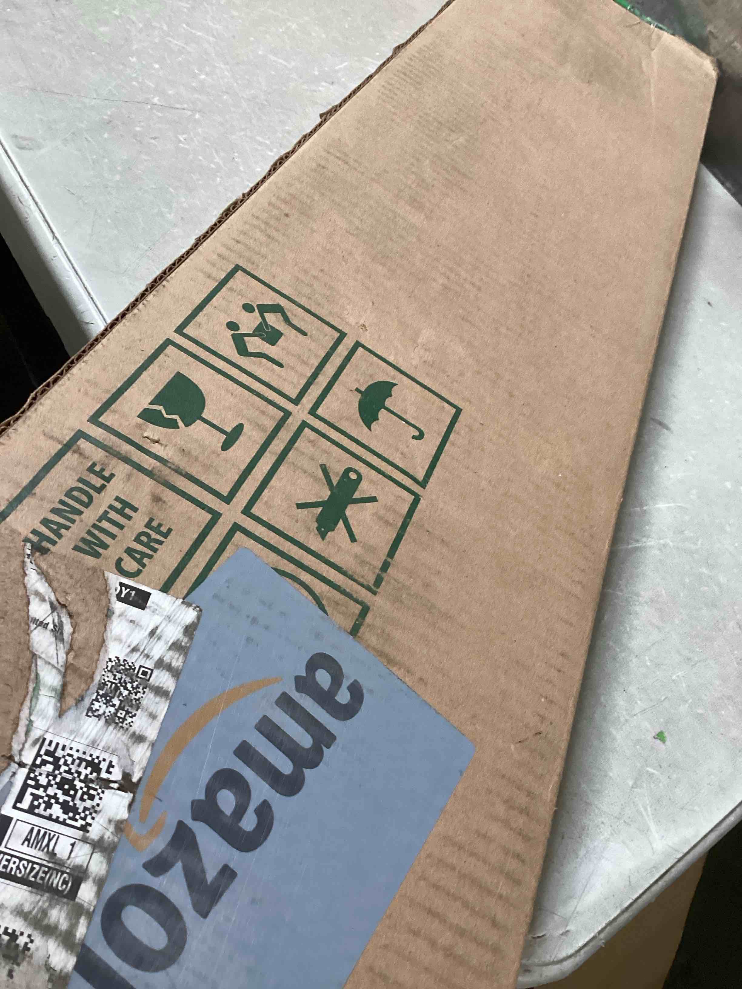 https://s3.amazonaws.com/lotting-images-prod/bidfta/BLU6722883_1722540439407.jpeg