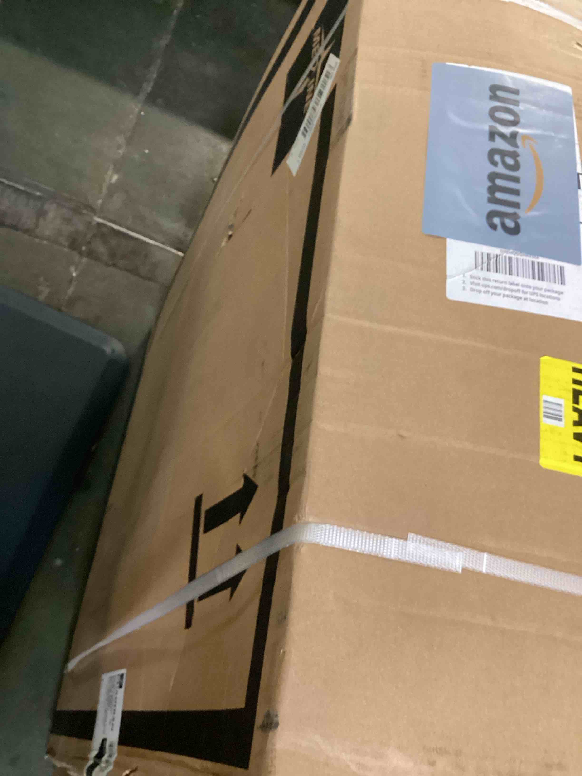 https://s3.amazonaws.com/lotting-images-prod/bidfta/BLU6722901_1722543304817.jpeg