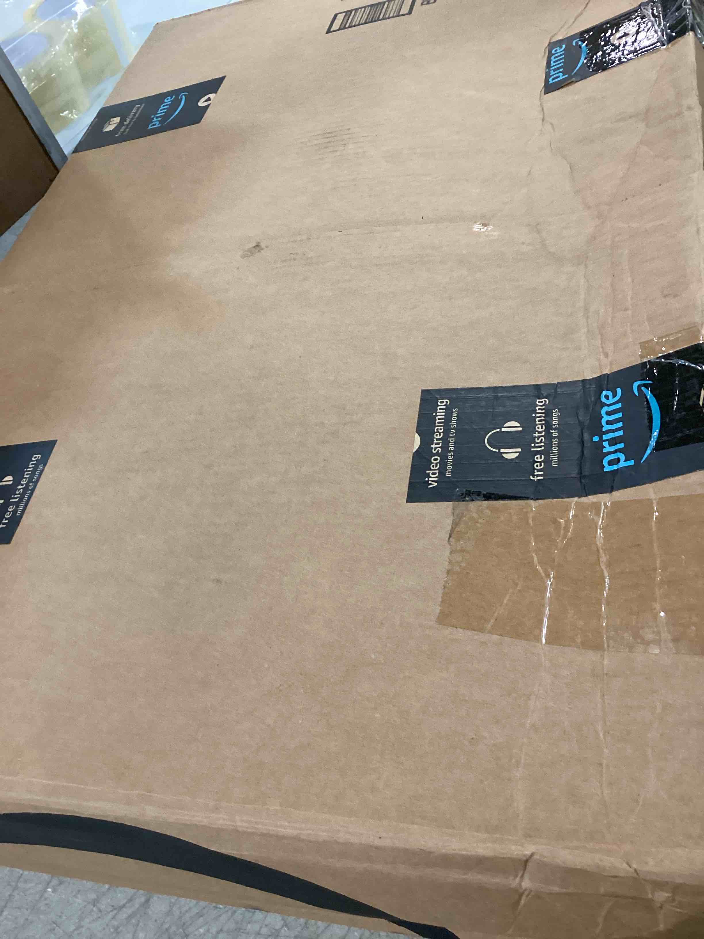 https://s3.amazonaws.com/lotting-images-prod/bidfta/BLU6722930_1722603402133.jpeg