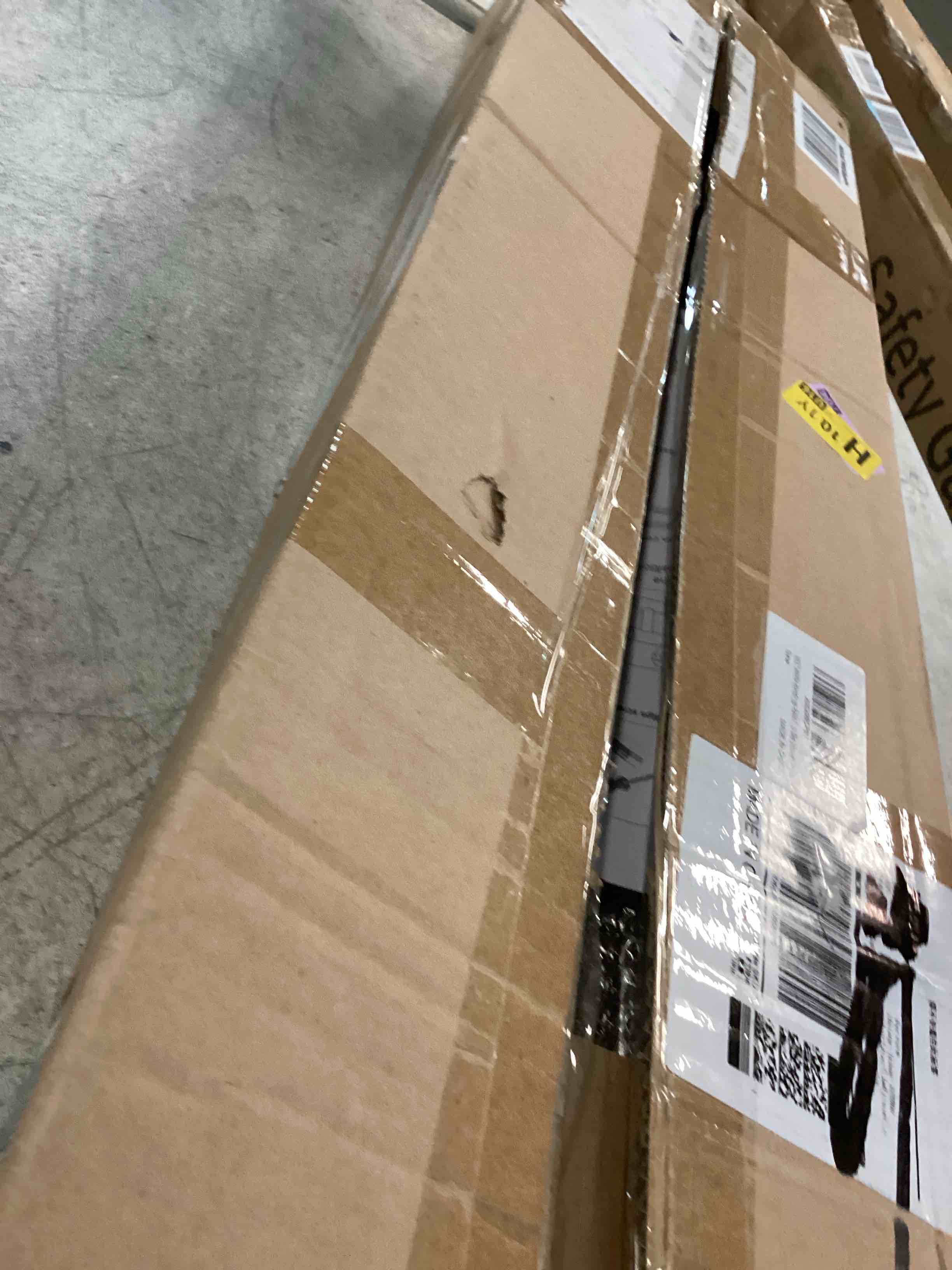 https://s3.amazonaws.com/lotting-images-prod/bidfta/BLU6722935_1722604051895.jpeg