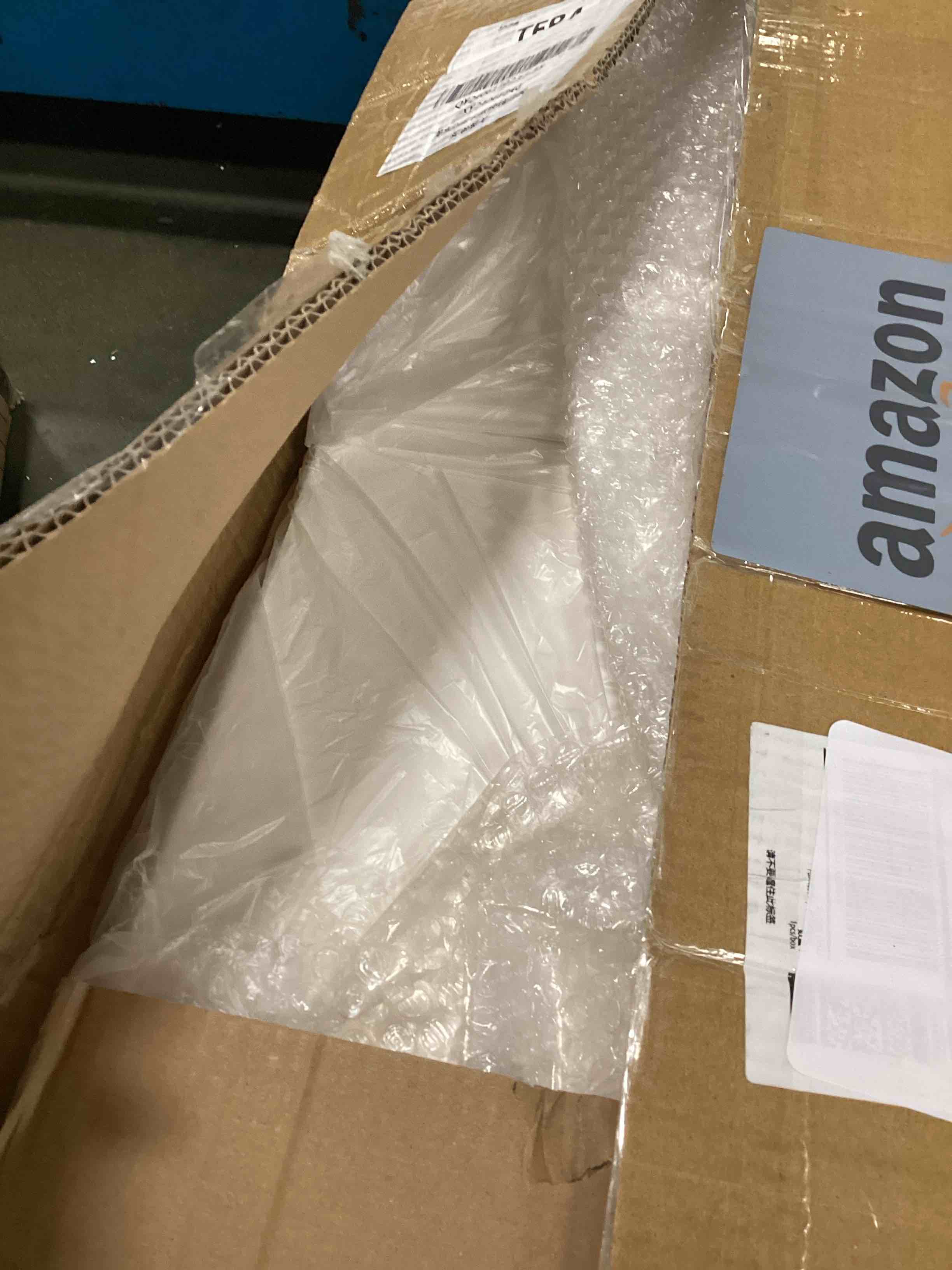 https://s3.amazonaws.com/lotting-images-prod/bidfta/BLU6723874_1723850475959.jpeg