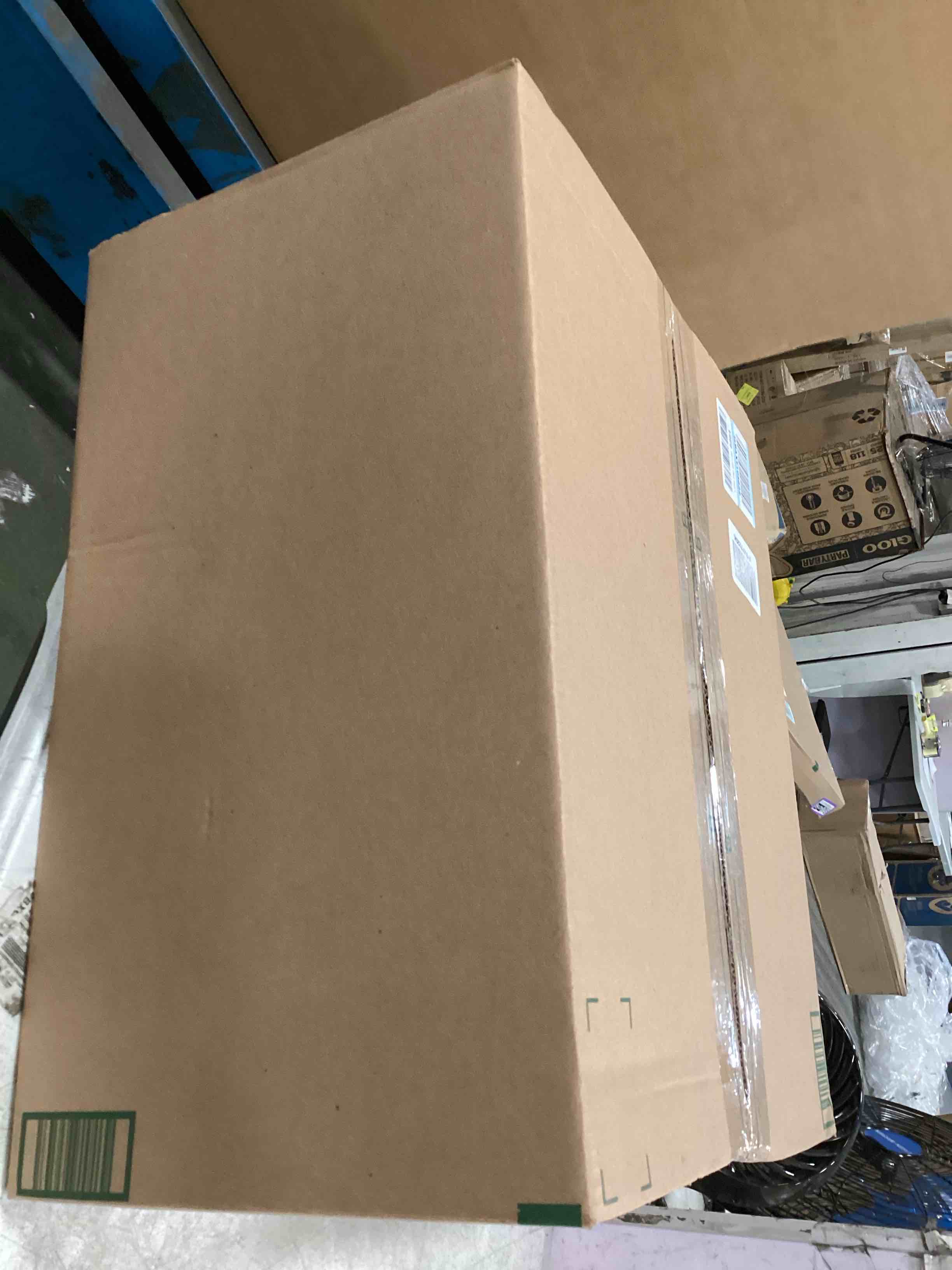 https://s3.amazonaws.com/lotting-images-prod/bidfta/BLU6724142_1724113726460.jpeg