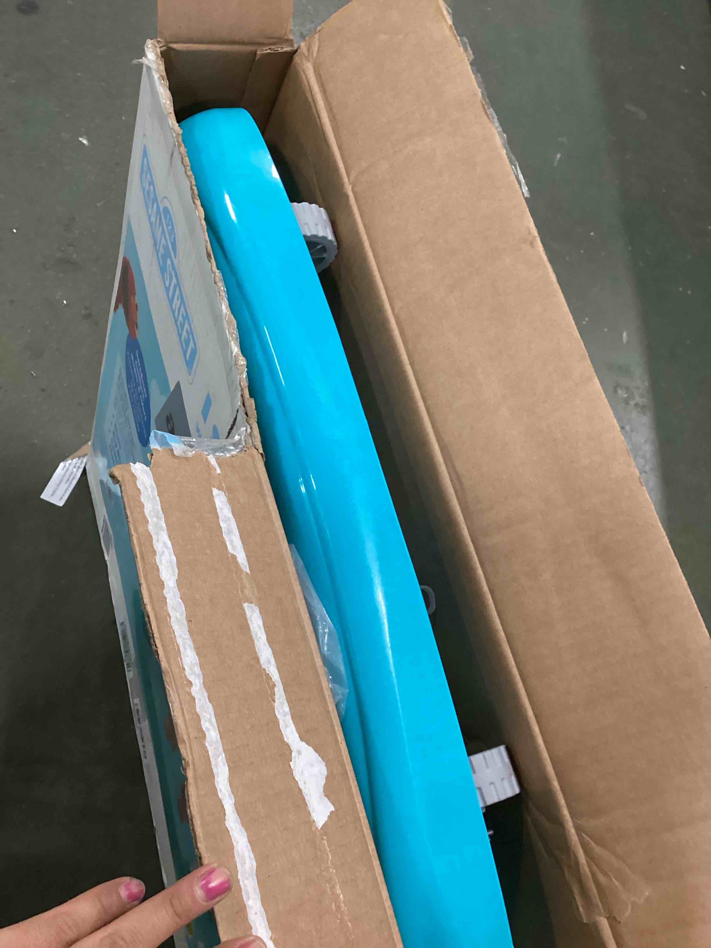 https://s3.amazonaws.com/lotting-images-prod/bidfta/BLU6724176_1724119514436.jpeg
