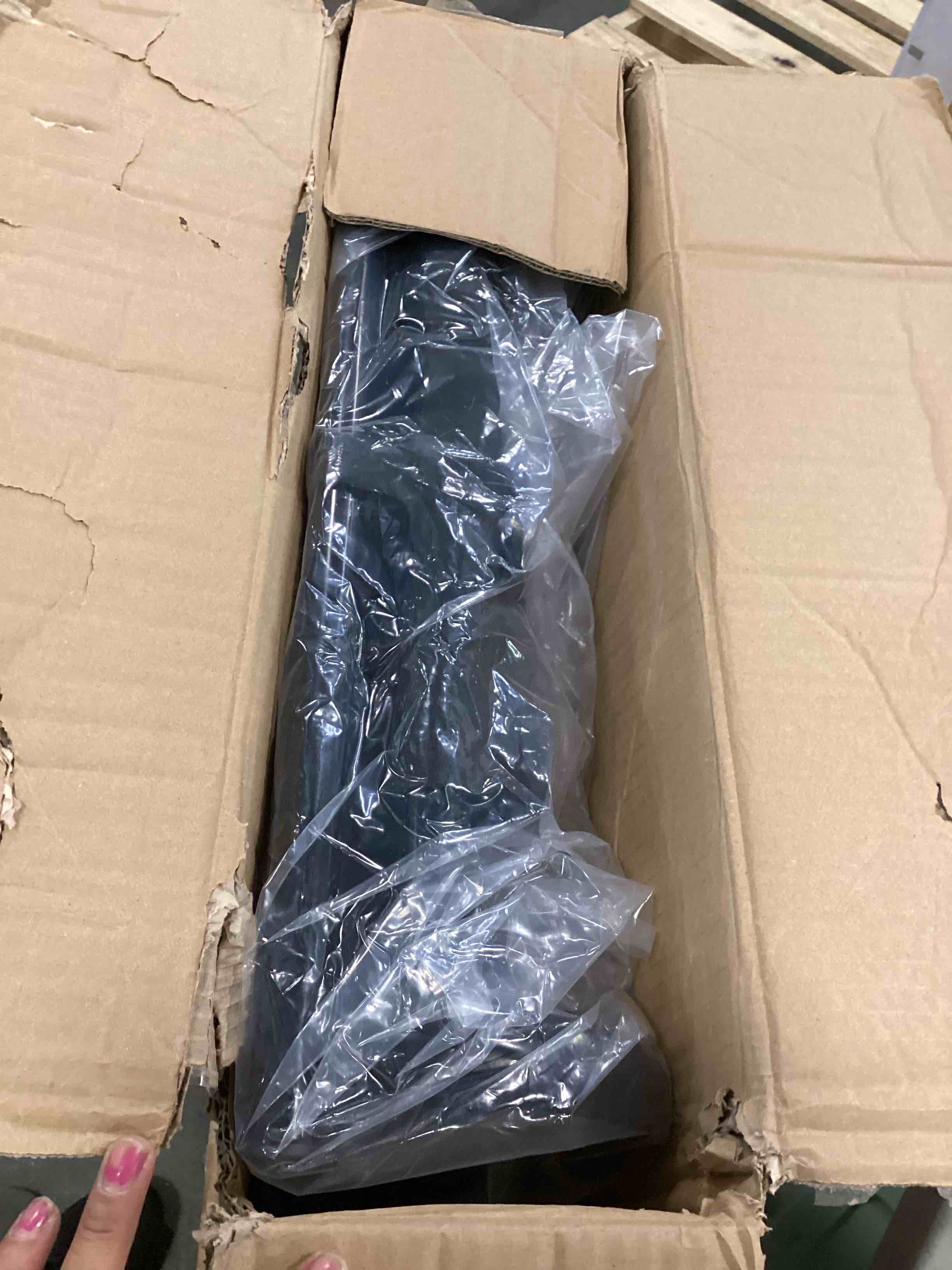 https://s3.amazonaws.com/lotting-images-prod/bidfta/BLU6724315_1724192608539.jpeg