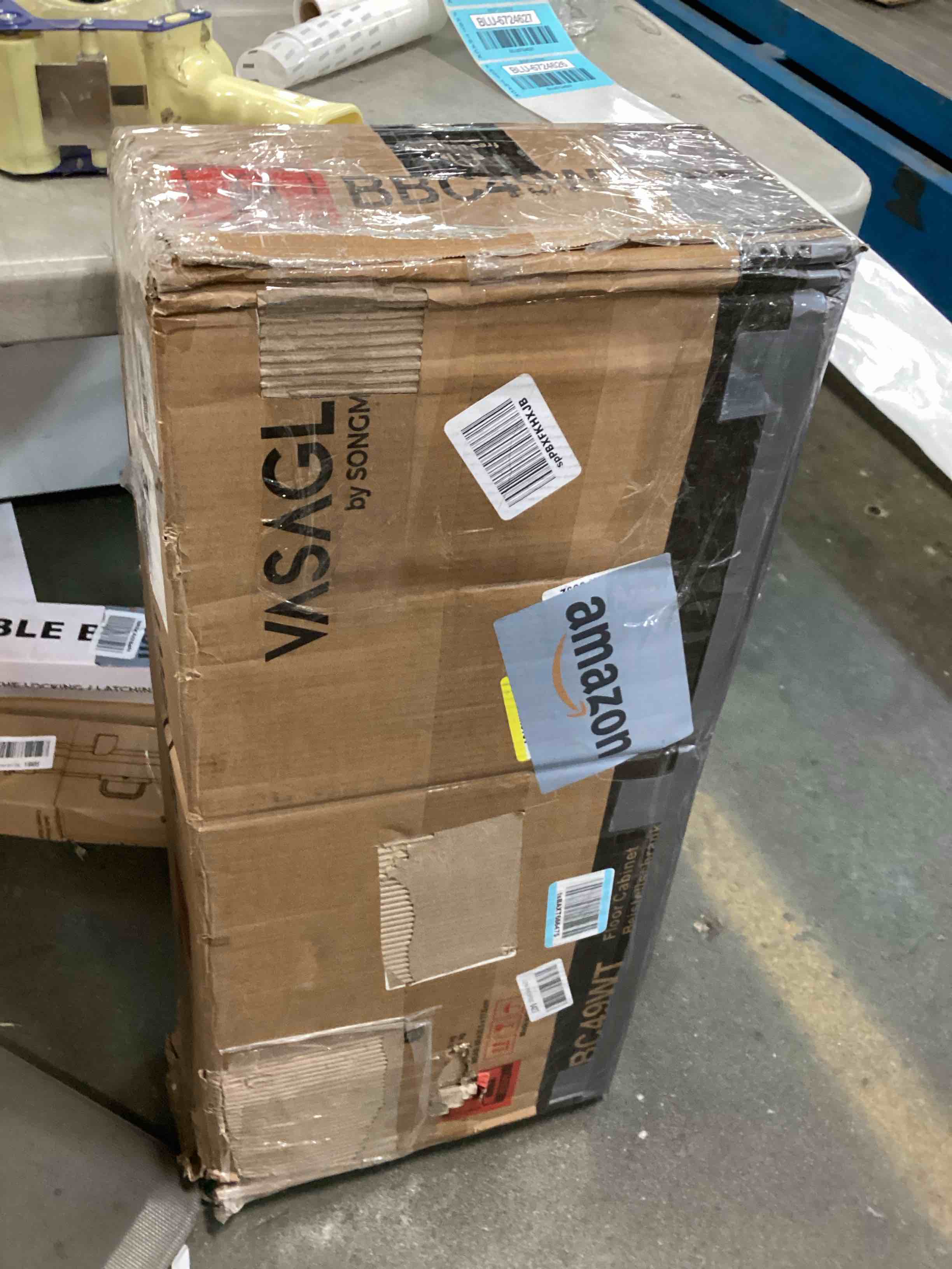 https://s3.amazonaws.com/lotting-images-prod/bidfta/BLU6724626_1724292373279.jpeg