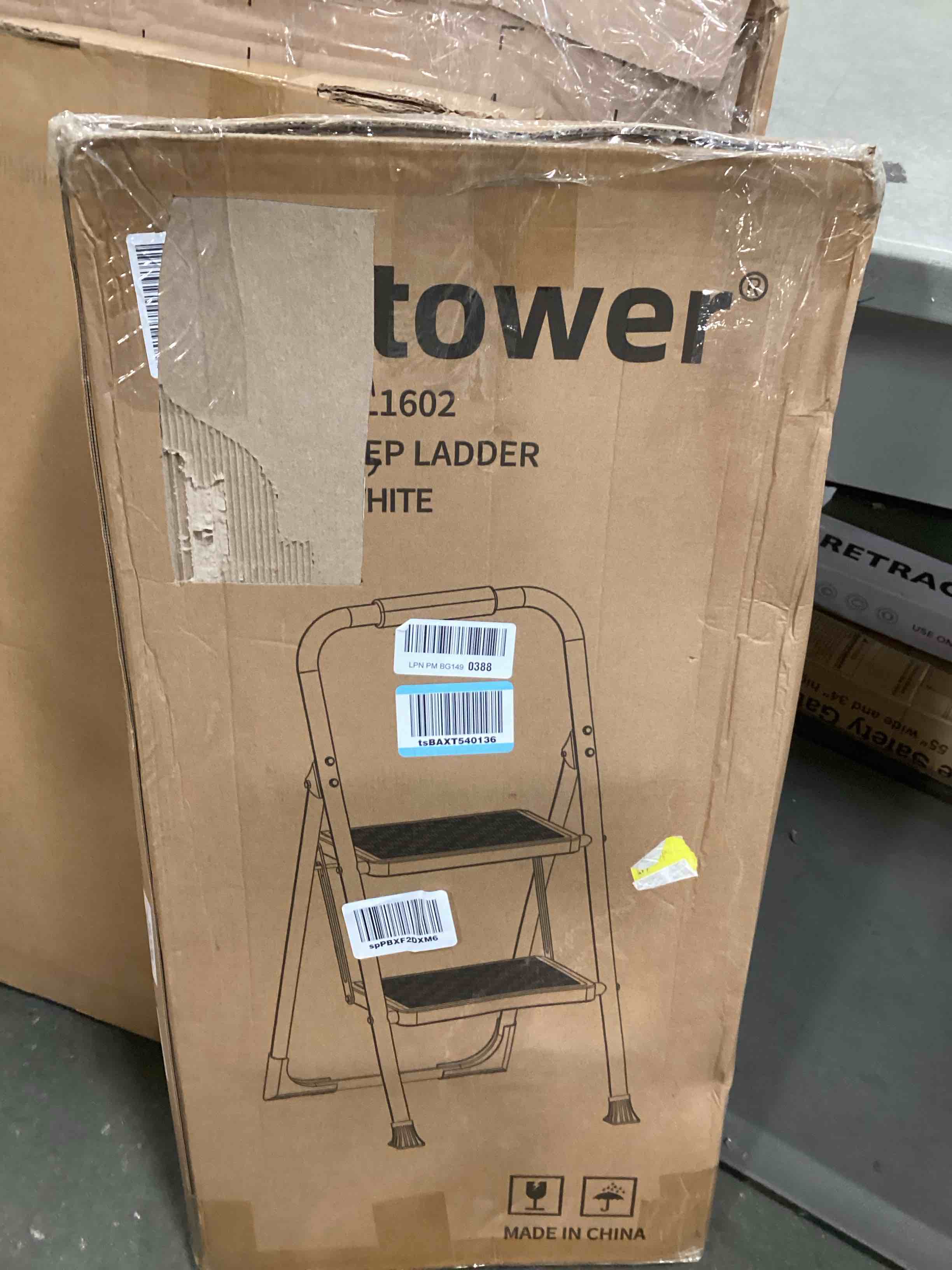 https://s3.amazonaws.com/lotting-images-prod/bidfta/BLU6724645_1724294487926.jpeg