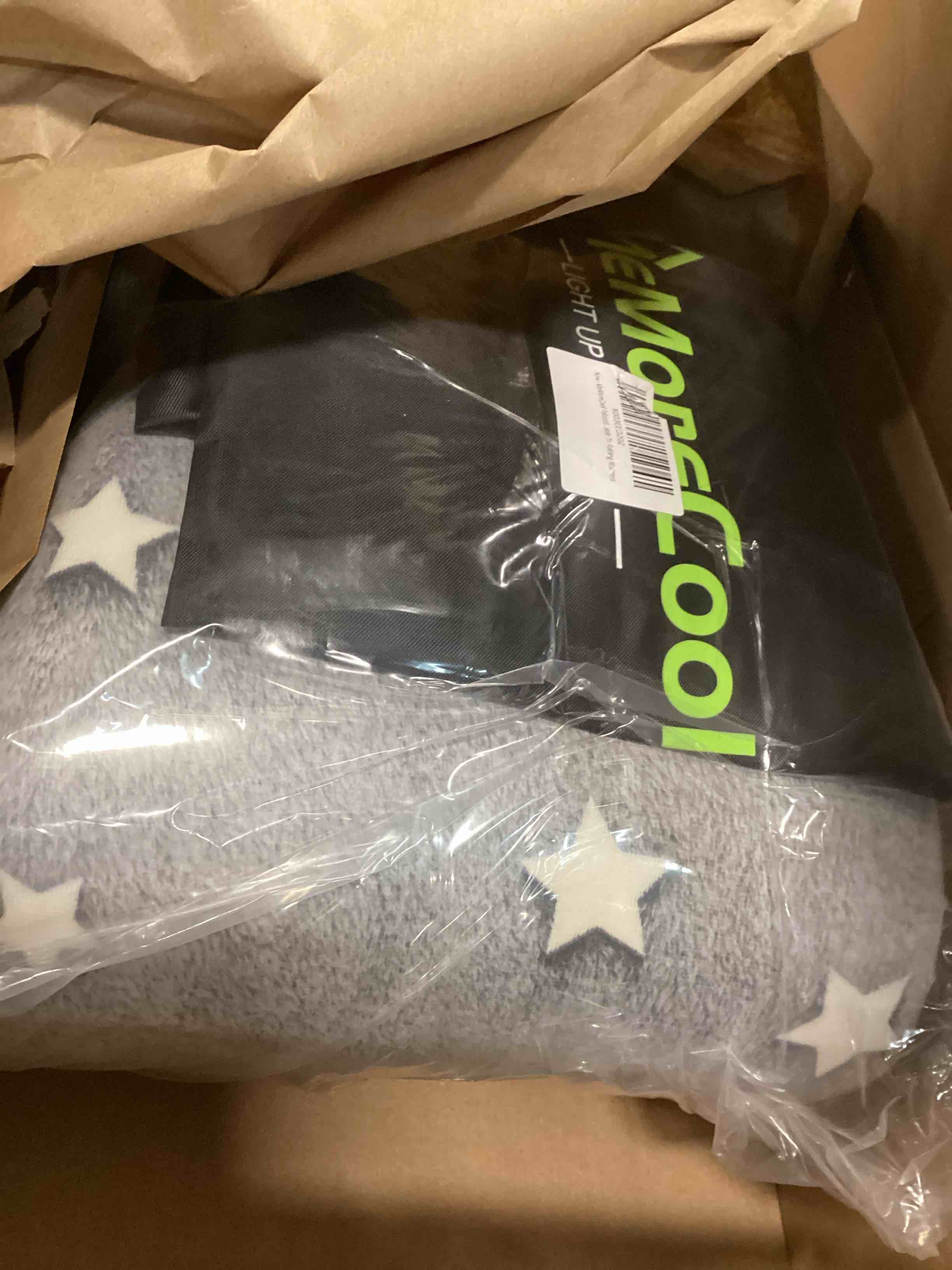 https://s3.amazonaws.com/lotting-images-prod/bidfta/BLU6724902_1724386868351.jpeg