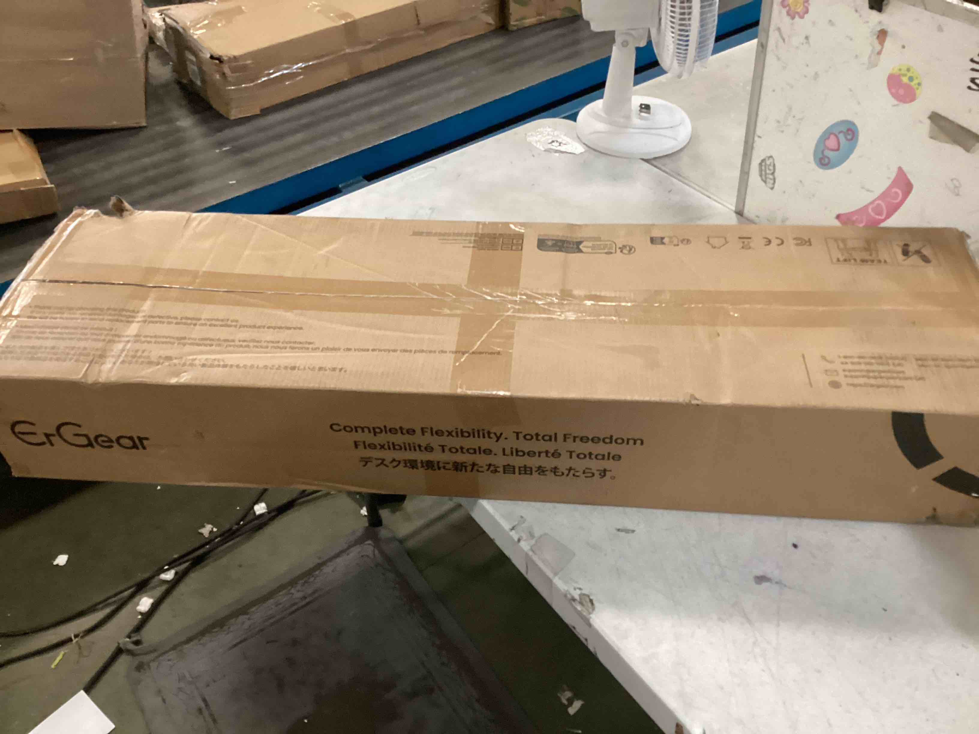 https://s3.amazonaws.com/lotting-images-prod/bidfta/BLU6725163_1722543138833.jpeg