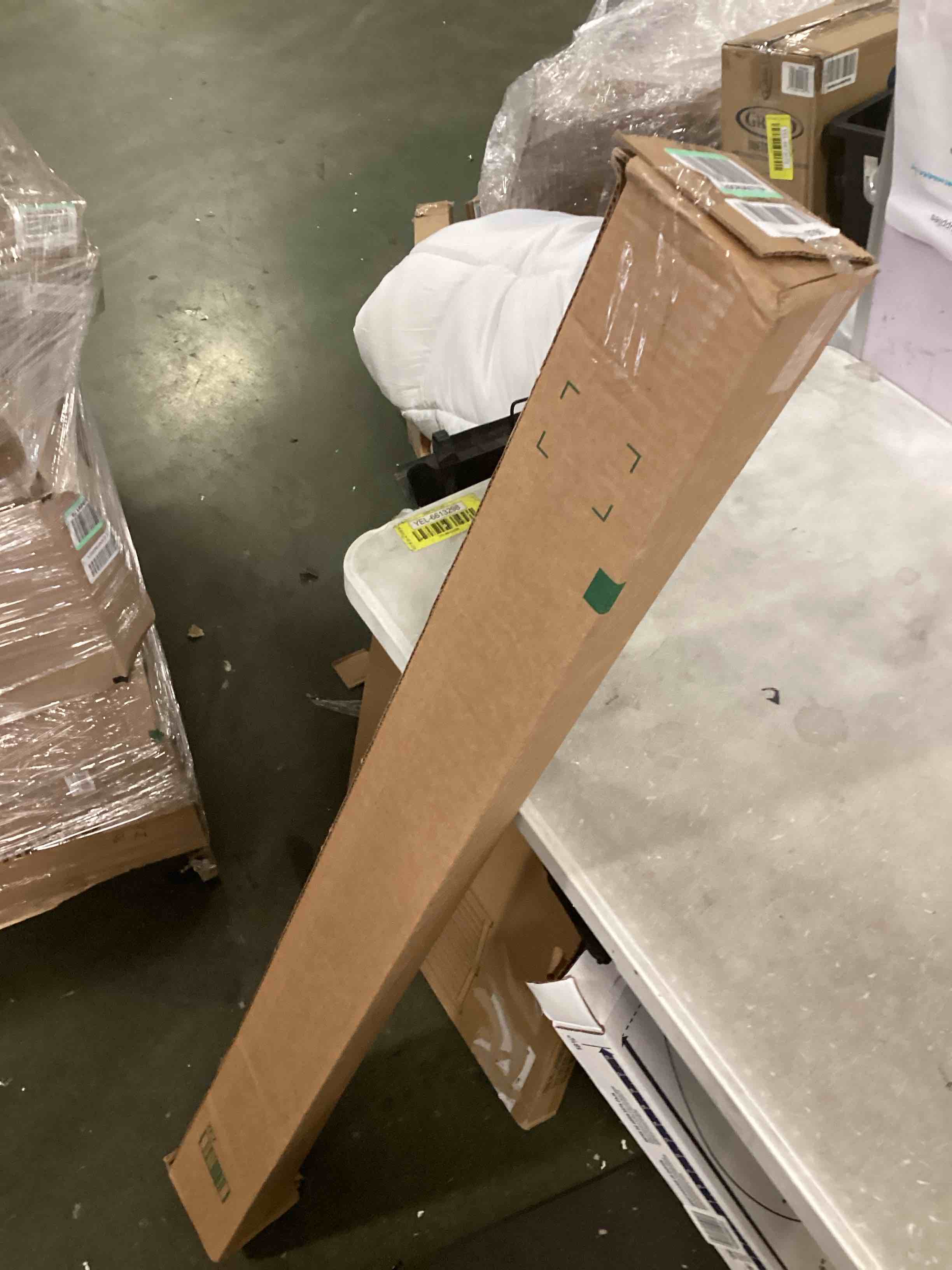 https://s3.amazonaws.com/lotting-images-prod/bidfta/BLU6725304_1722626350426.jpeg