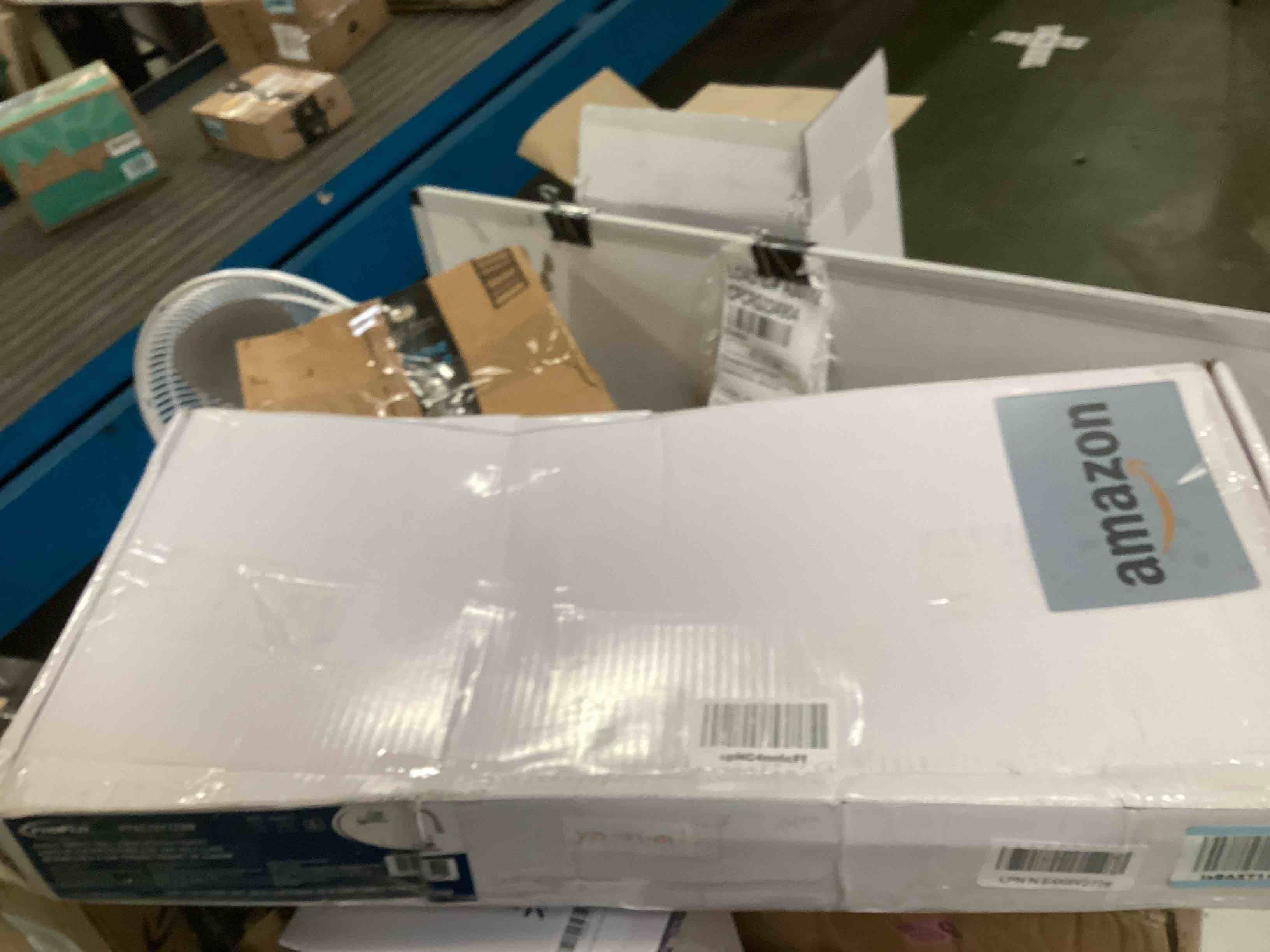 https://s3.amazonaws.com/lotting-images-prod/bidfta/BLU6725379_1722865022766.jpeg