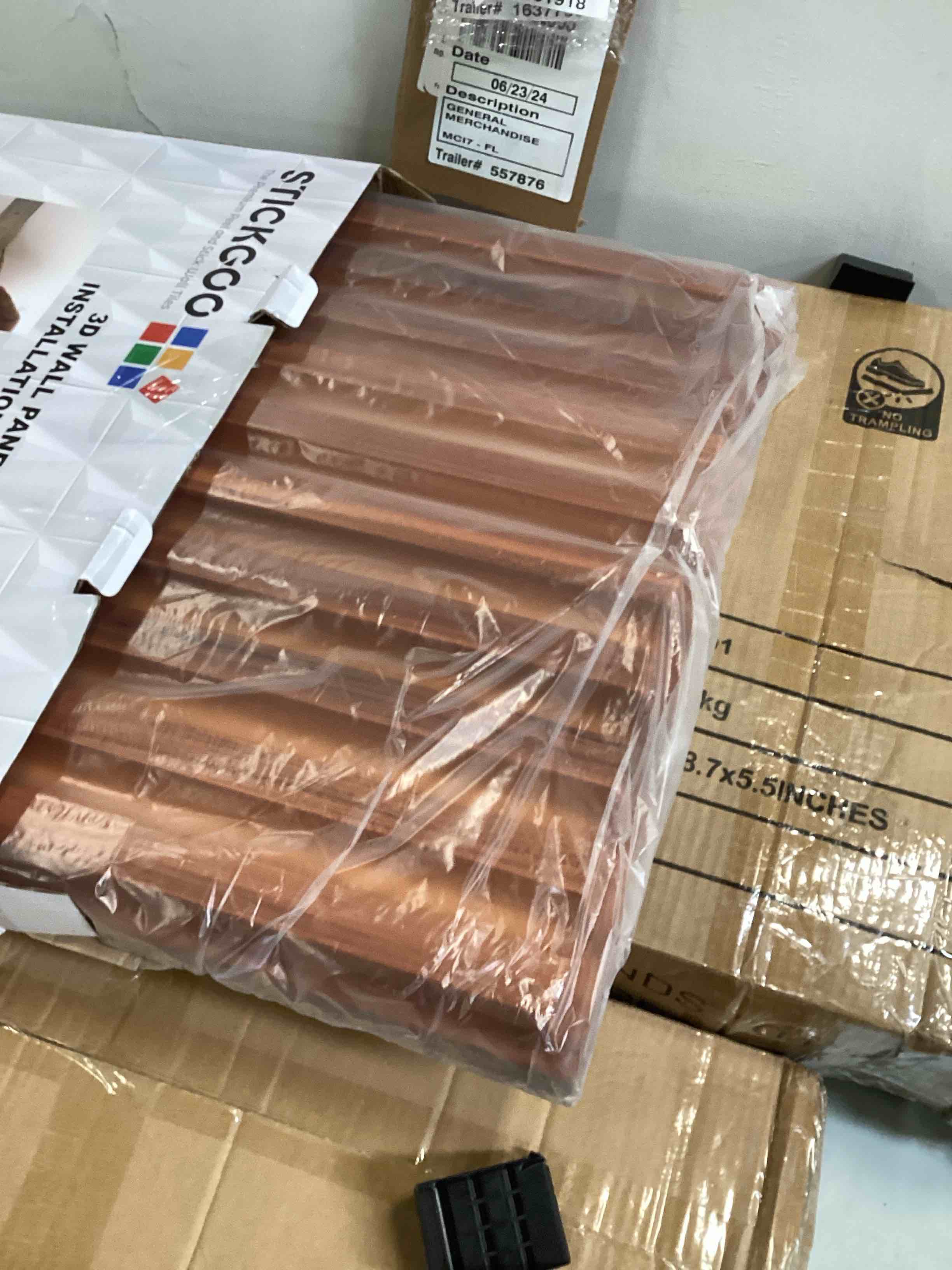 https://s3.amazonaws.com/lotting-images-prod/bidfta/BLU6725569_1722883116670.jpeg