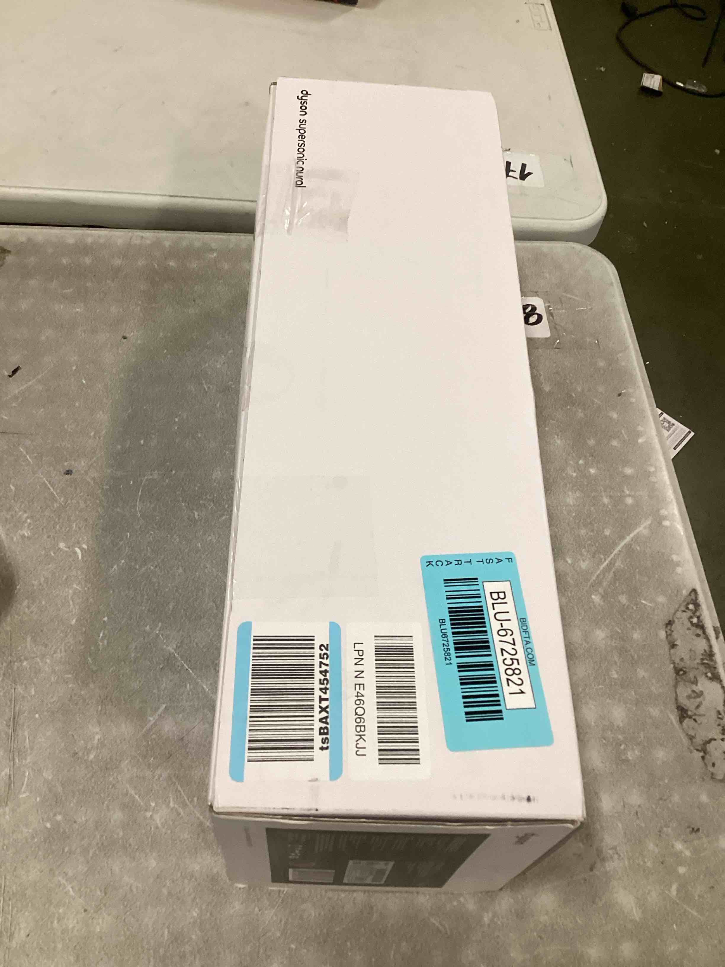 https://s3.amazonaws.com/lotting-images-prod/bidfta/BLU6725821_1723034314449.jpeg