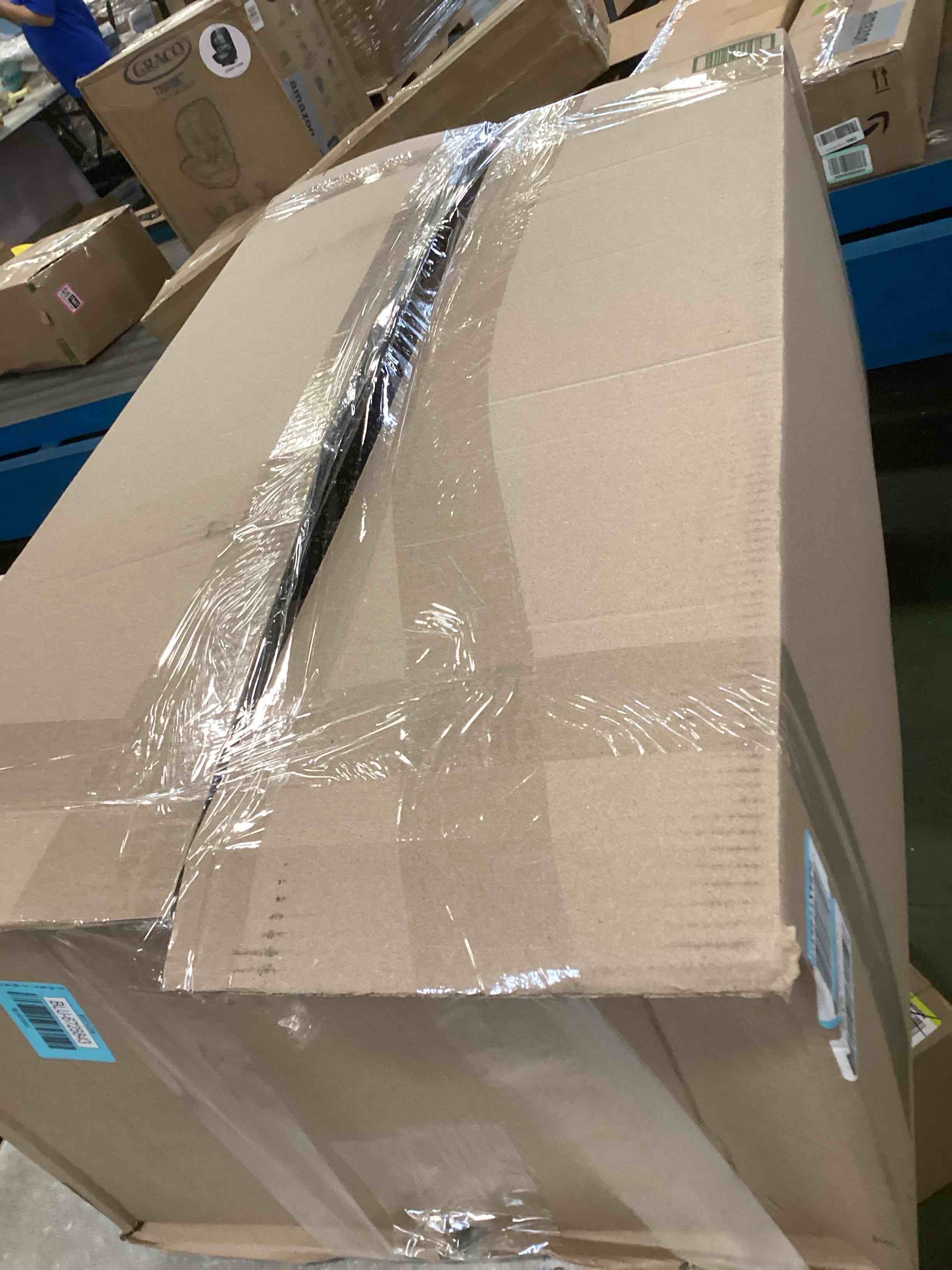 https://s3.amazonaws.com/lotting-images-prod/bidfta/BLU6725843_1723037335869.jpeg