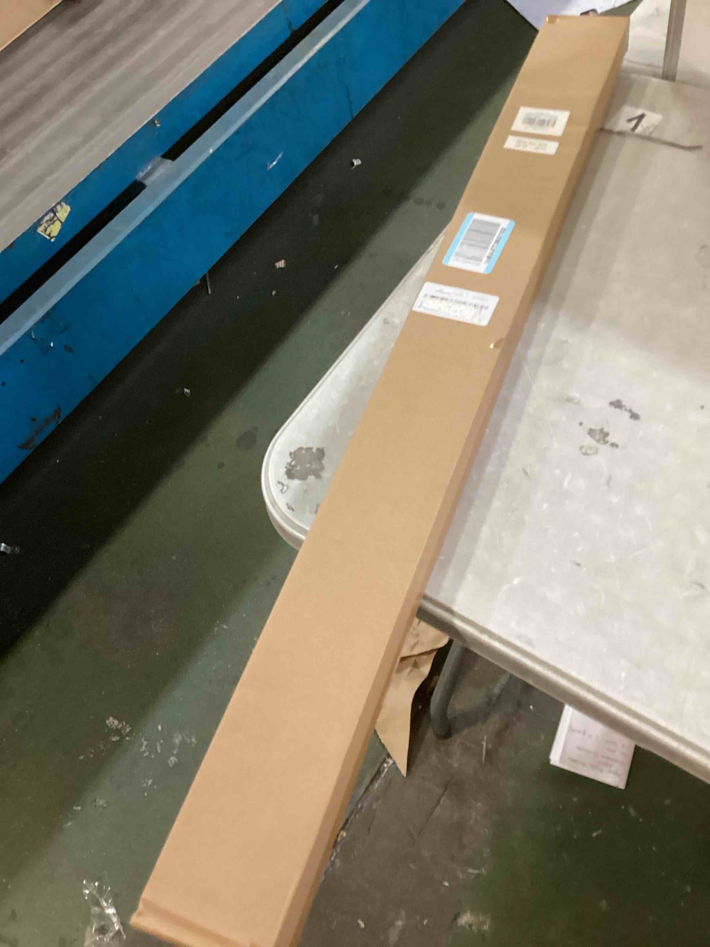 https://s3.amazonaws.com/lotting-images-prod/bidfta/BLU6726081_1723138732422.jpeg