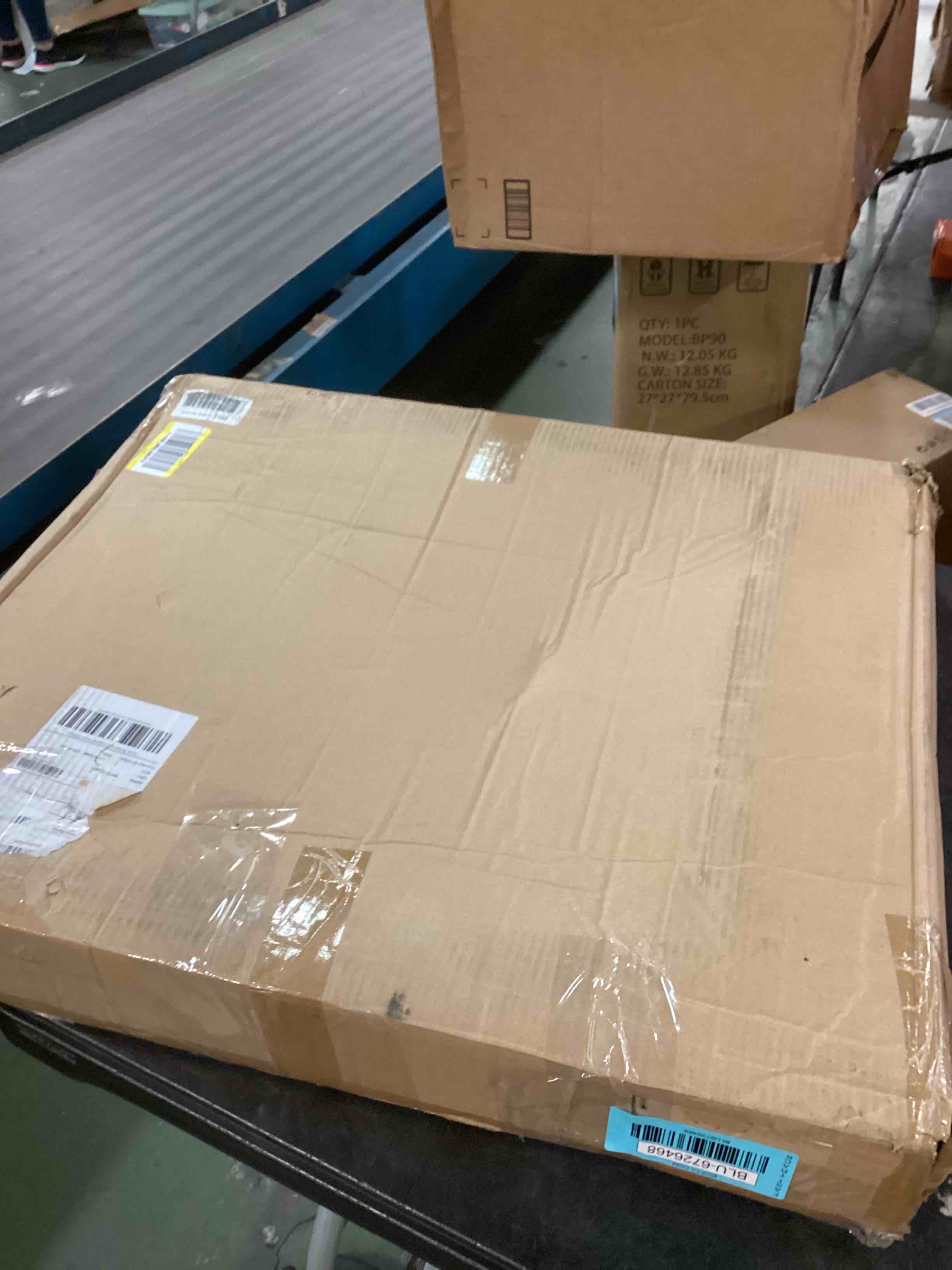 https://s3.amazonaws.com/lotting-images-prod/bidfta/BLU6726468_1722080517803.jpeg
