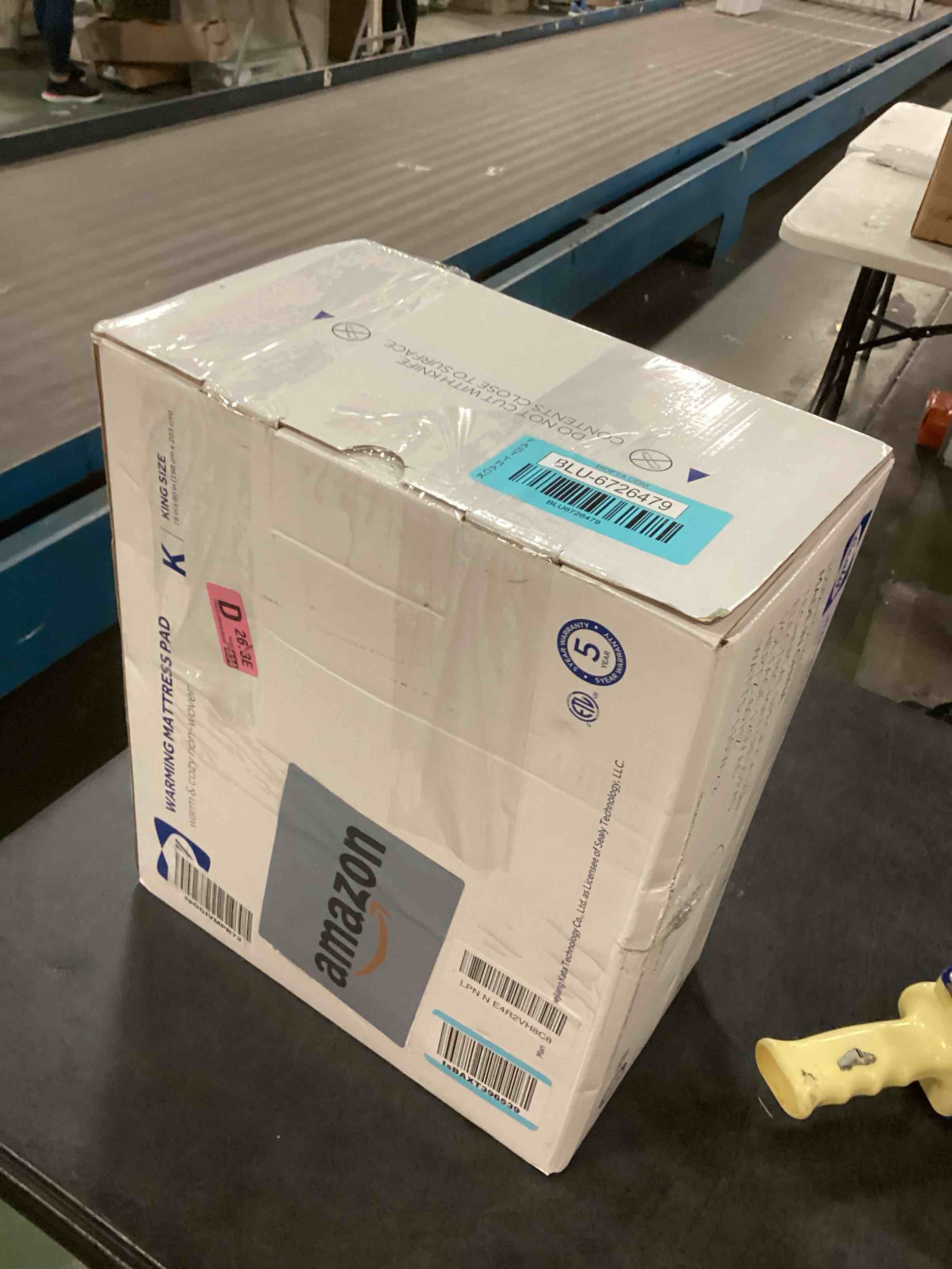 https://s3.amazonaws.com/lotting-images-prod/bidfta/BLU6726479_1722081545384.jpeg