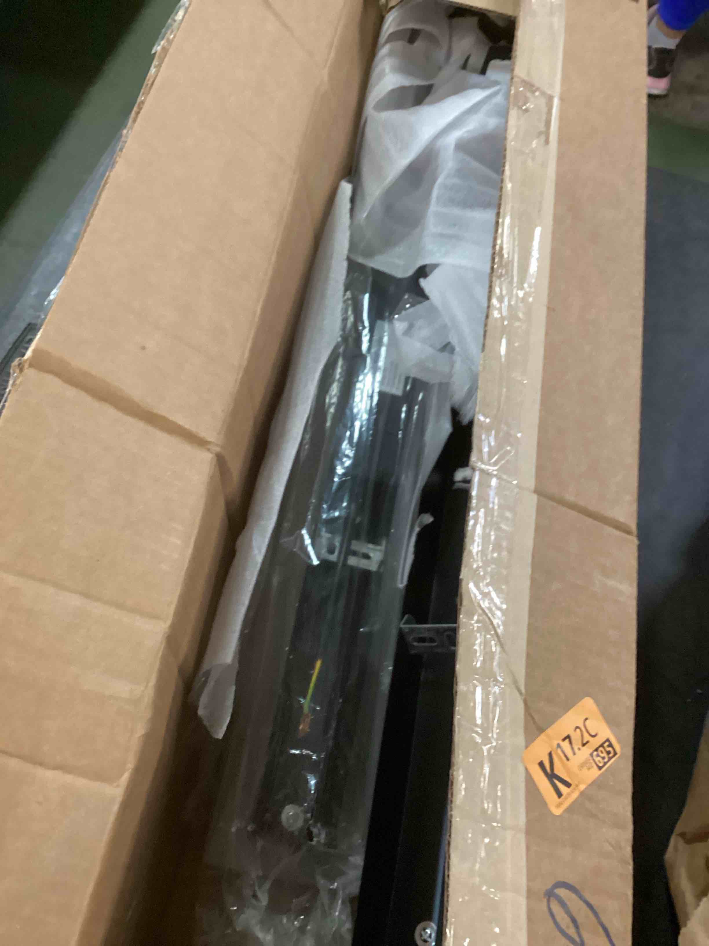 https://s3.amazonaws.com/lotting-images-prod/bidfta/BLU6726497_1722083227211.jpeg