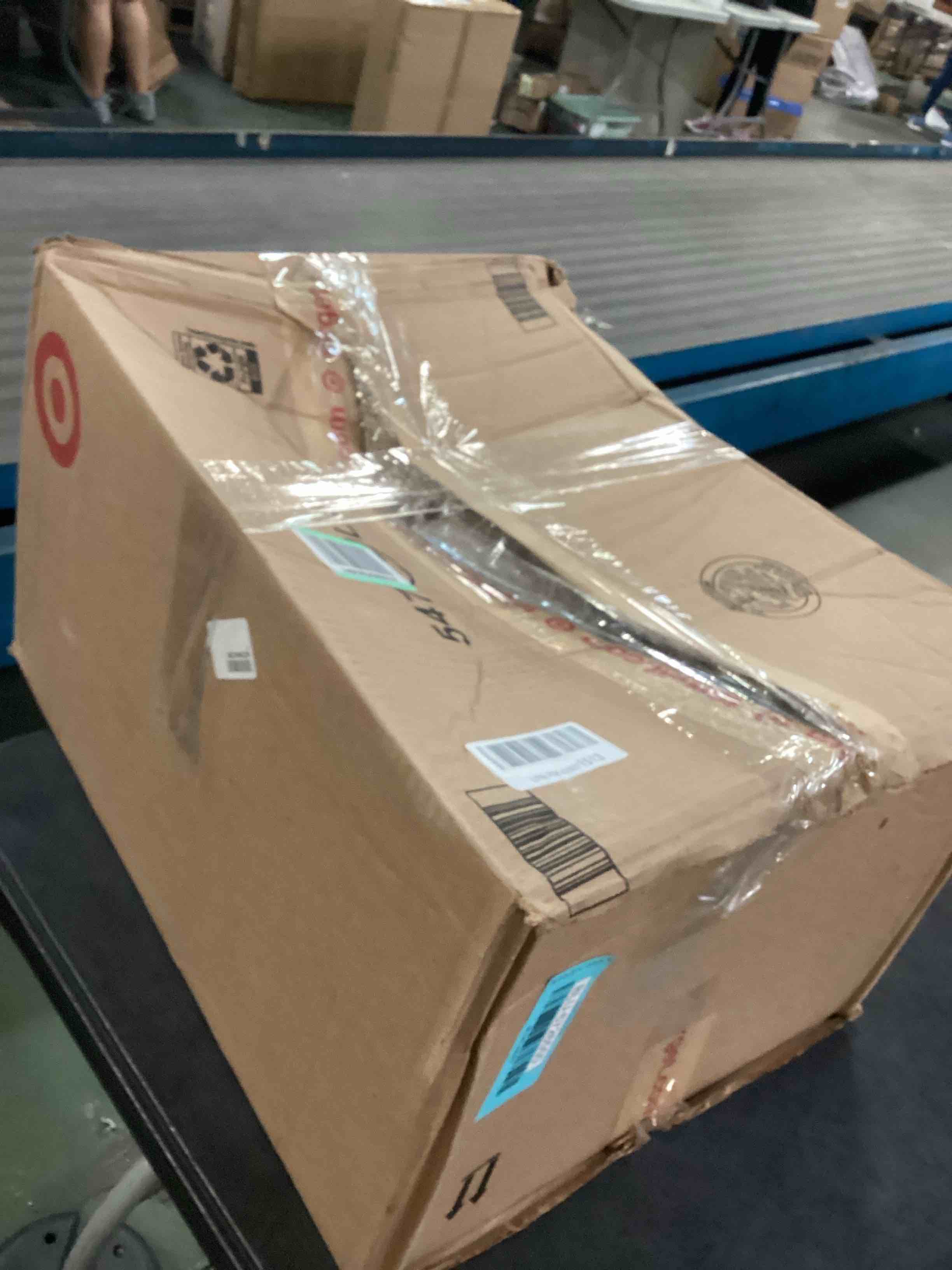 https://s3.amazonaws.com/lotting-images-prod/bidfta/BLU6726550_1722089361967.jpeg