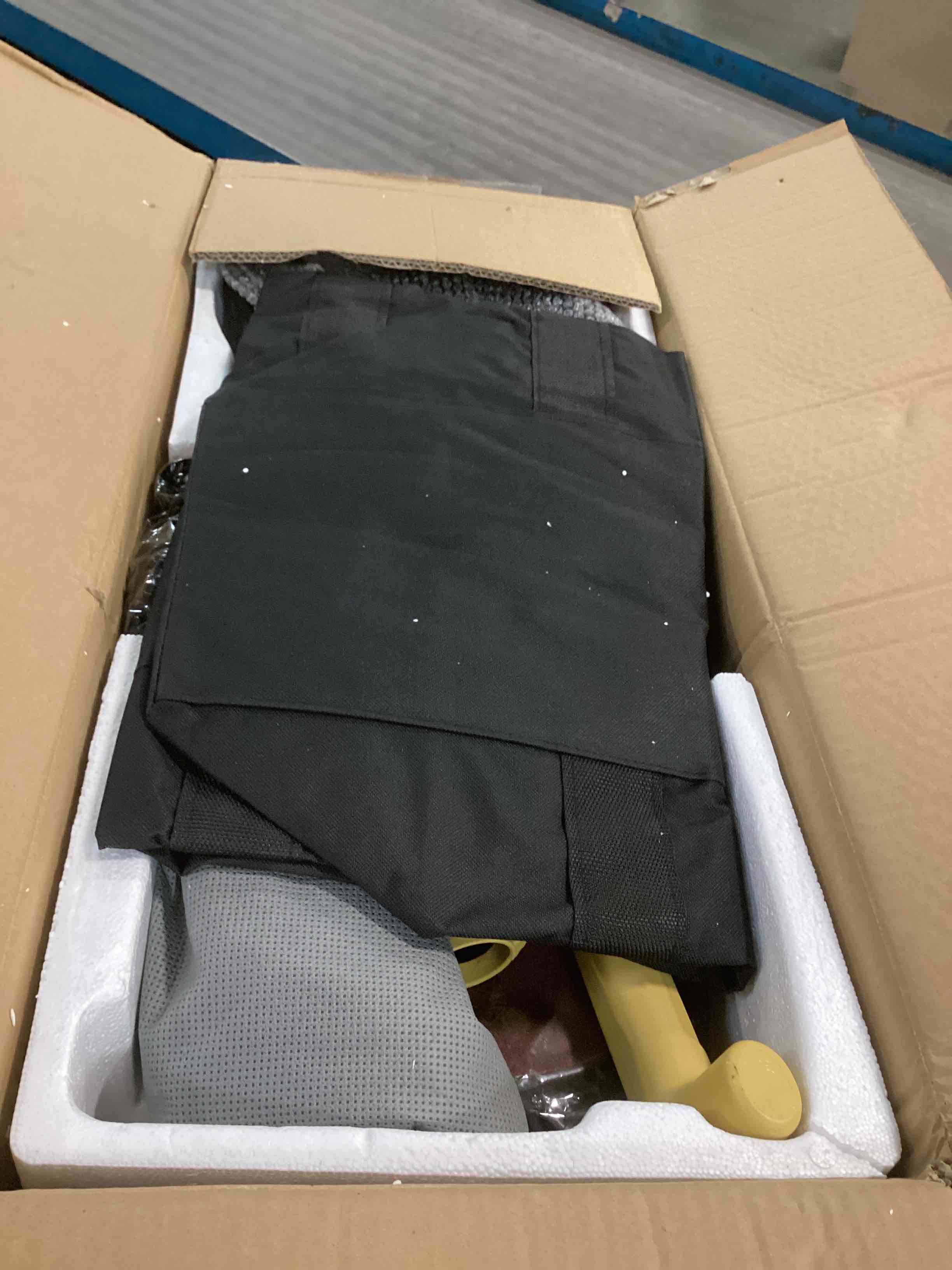 https://s3.amazonaws.com/lotting-images-prod/bidfta/BLU6726687_1722259787411.jpeg