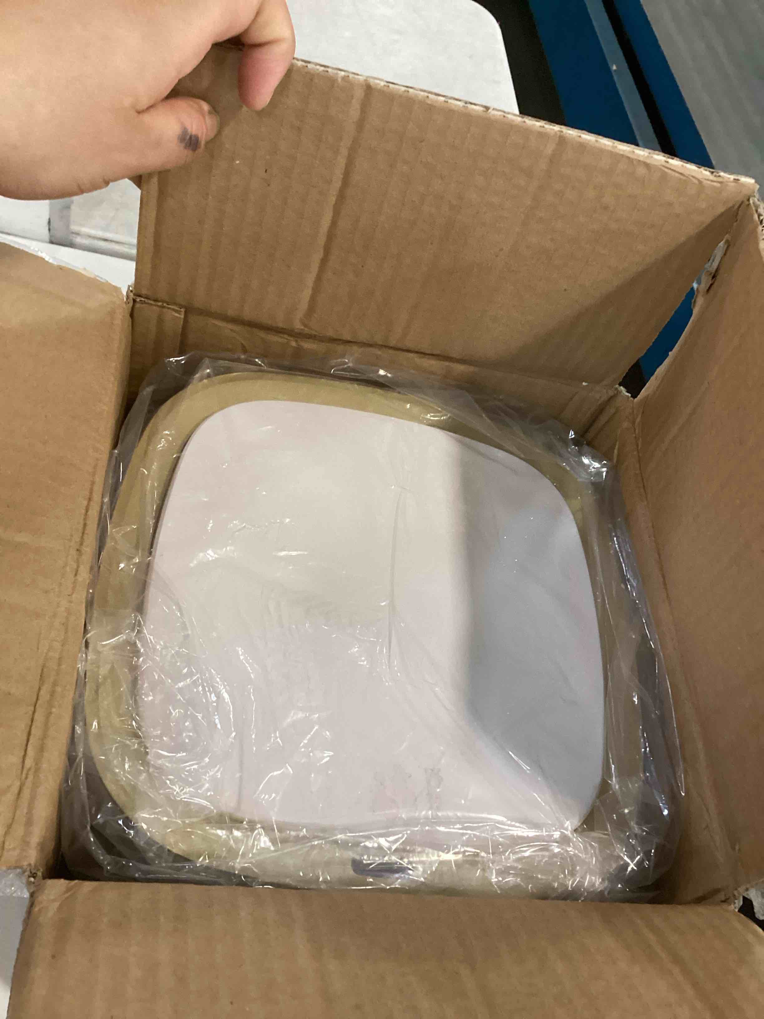 https://s3.amazonaws.com/lotting-images-prod/bidfta/BLU6726712_1722262899253.jpeg