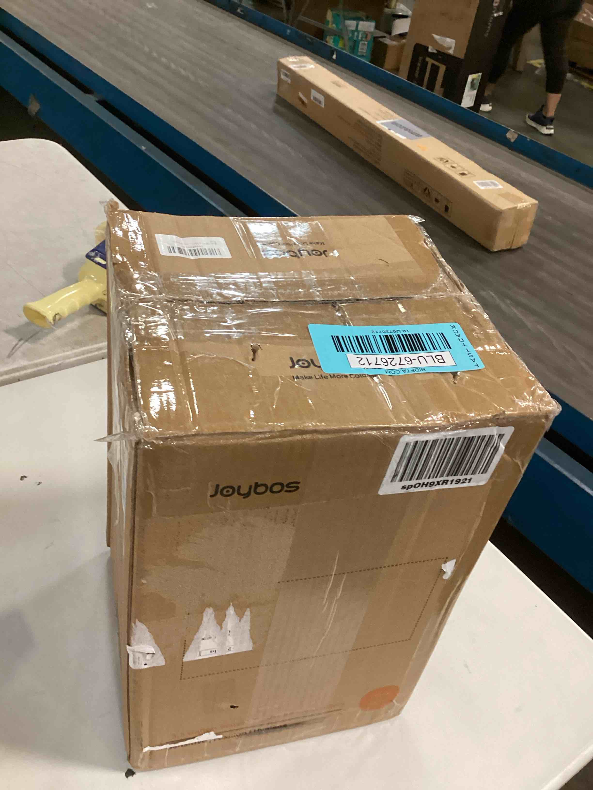 https://s3.amazonaws.com/lotting-images-prod/bidfta/BLU6726712_1722262914187.jpeg