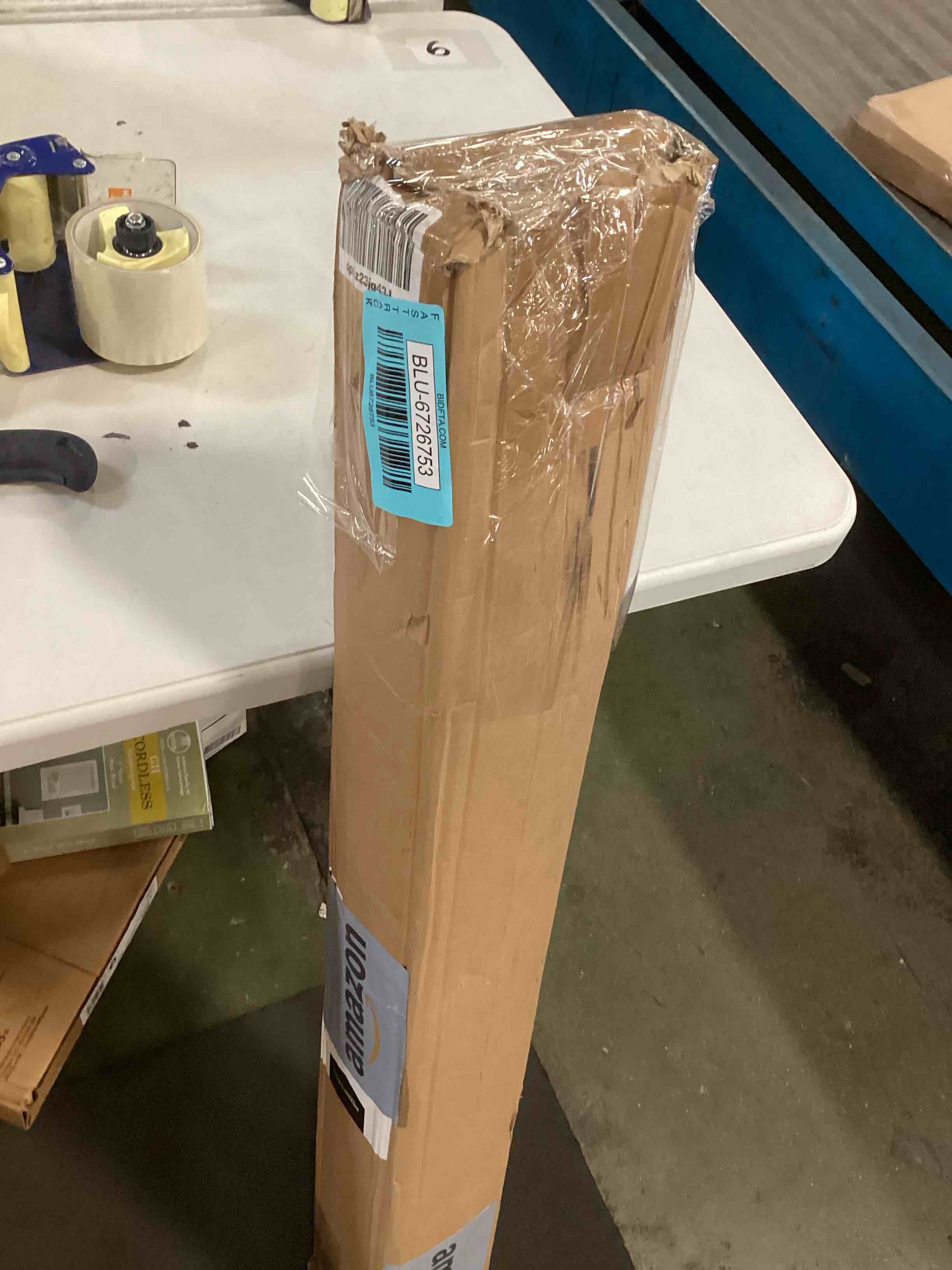 https://s3.amazonaws.com/lotting-images-prod/bidfta/BLU6726753_1722266917705.jpeg