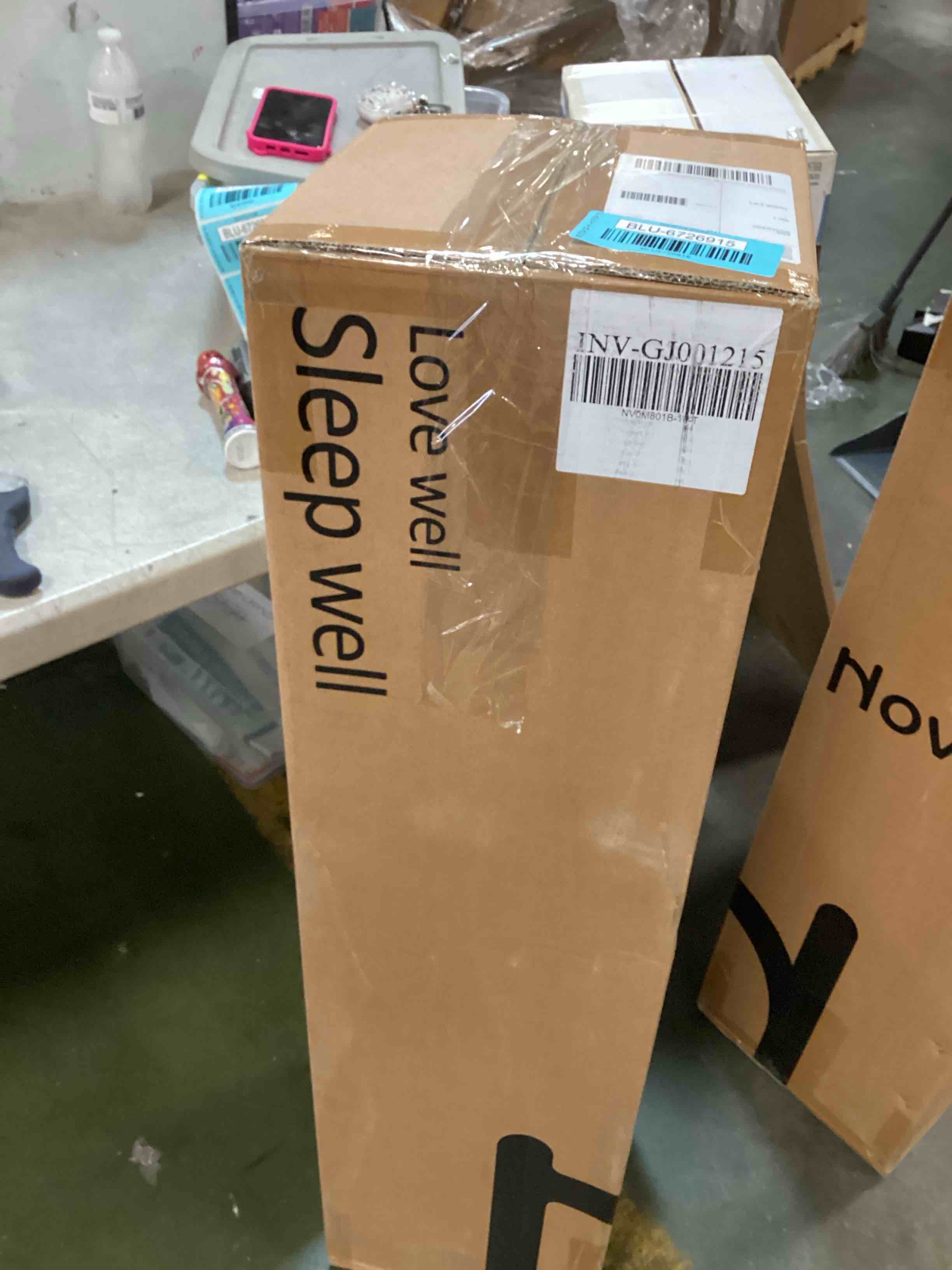 https://s3.amazonaws.com/lotting-images-prod/bidfta/BLU6726915_1722341184636.jpeg