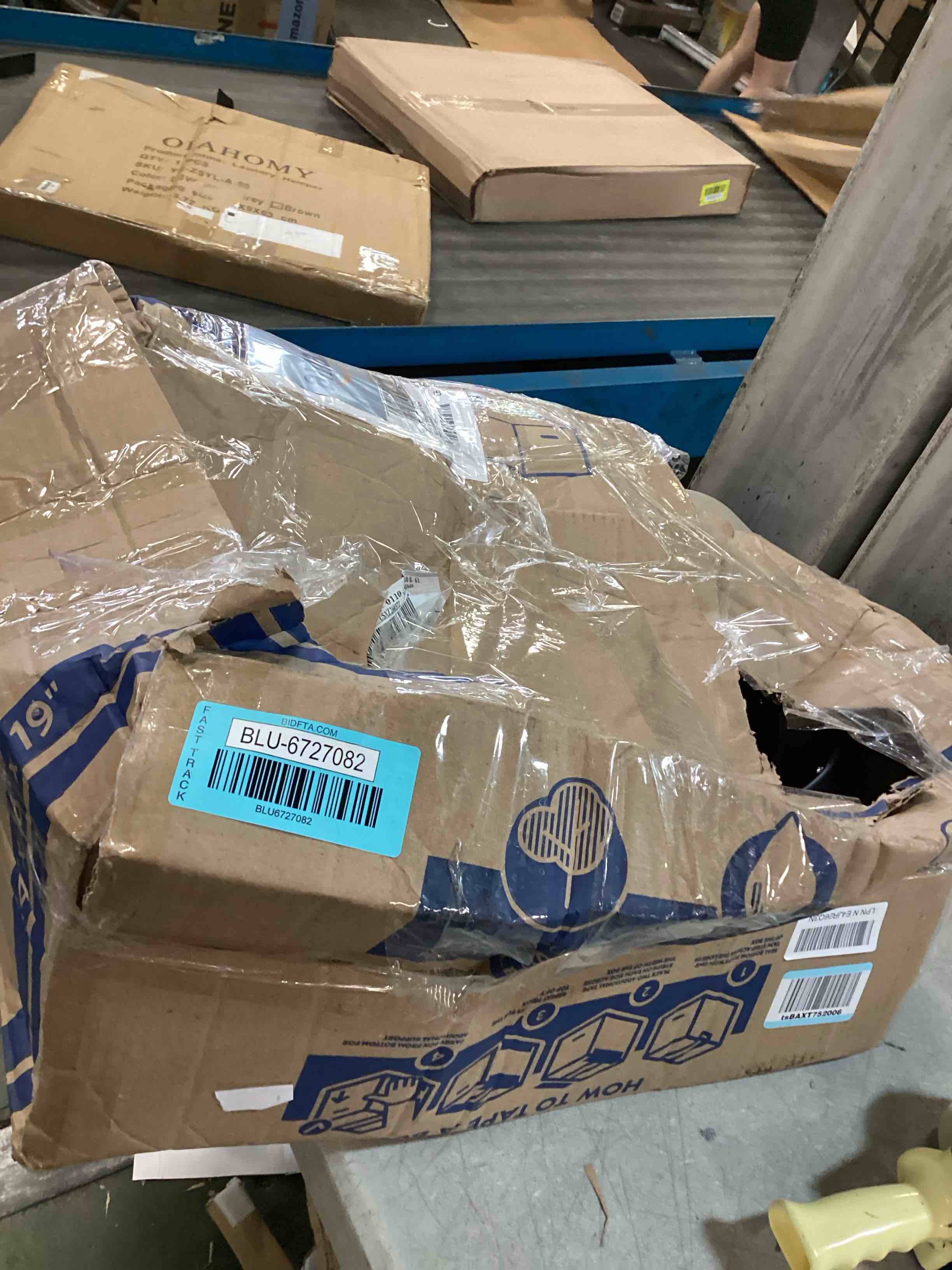 https://s3.amazonaws.com/lotting-images-prod/bidfta/BLU6727082_1722361893358.jpeg