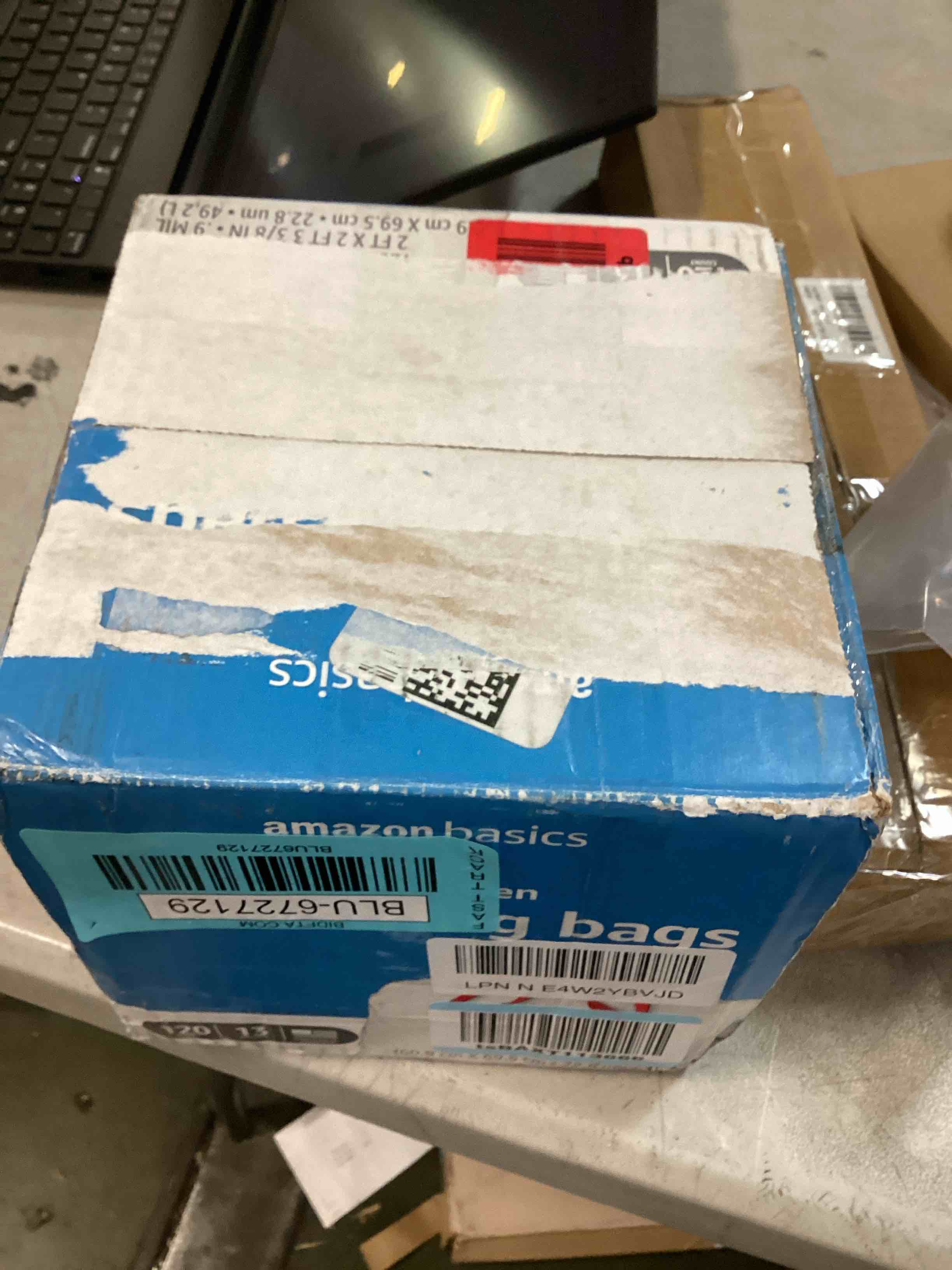 https://s3.amazonaws.com/lotting-images-prod/bidfta/BLU6727129_1722367741479.jpeg