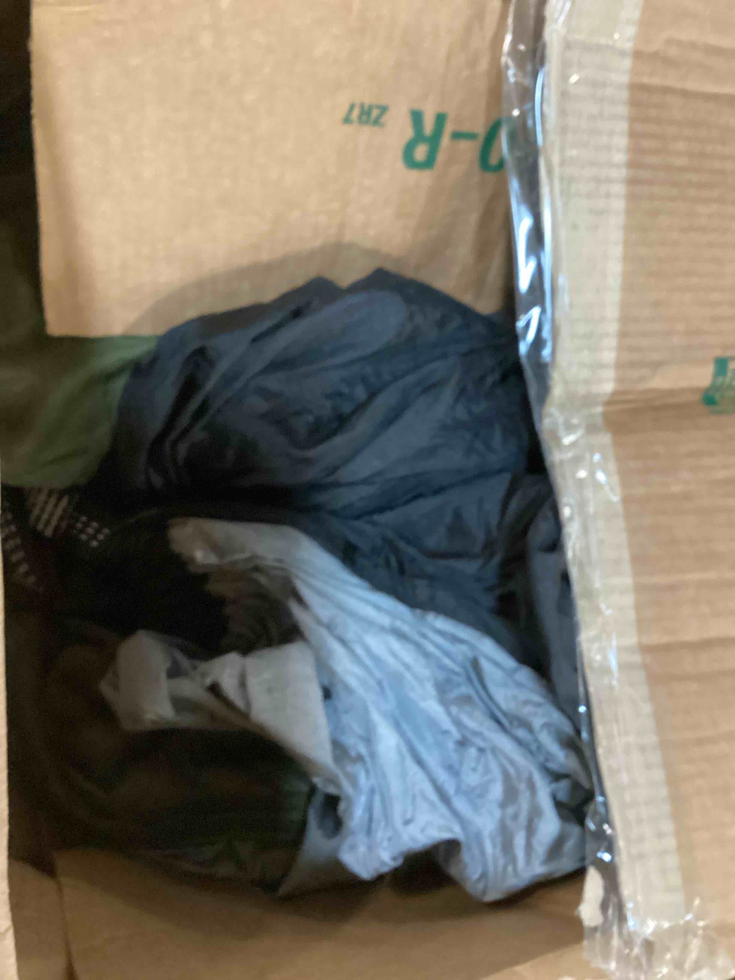 https://s3.amazonaws.com/lotting-images-prod/bidfta/BLU6727170_1722428074674.jpeg