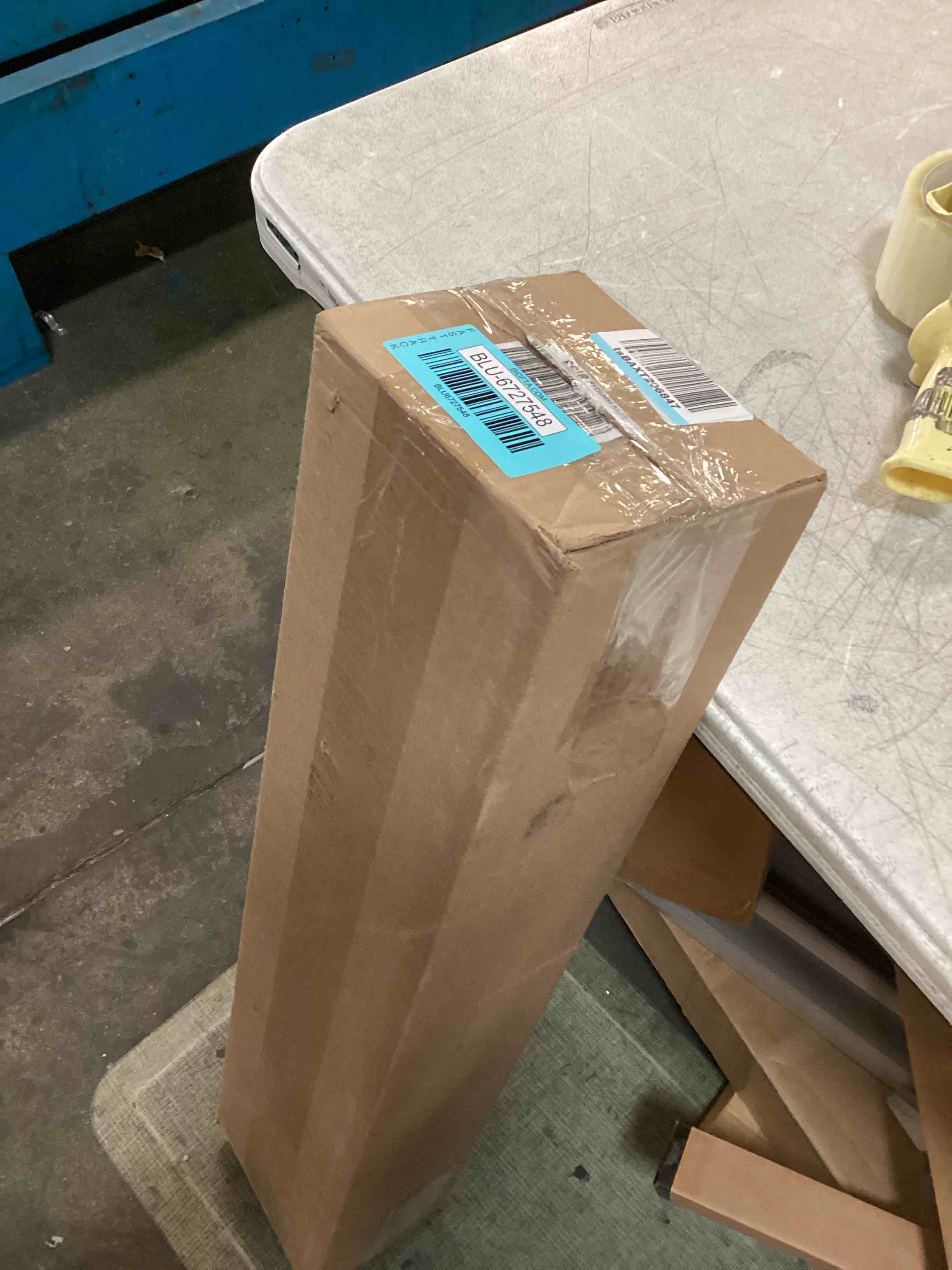 https://s3.amazonaws.com/lotting-images-prod/bidfta/BLU6727548_1722526009482.jpeg