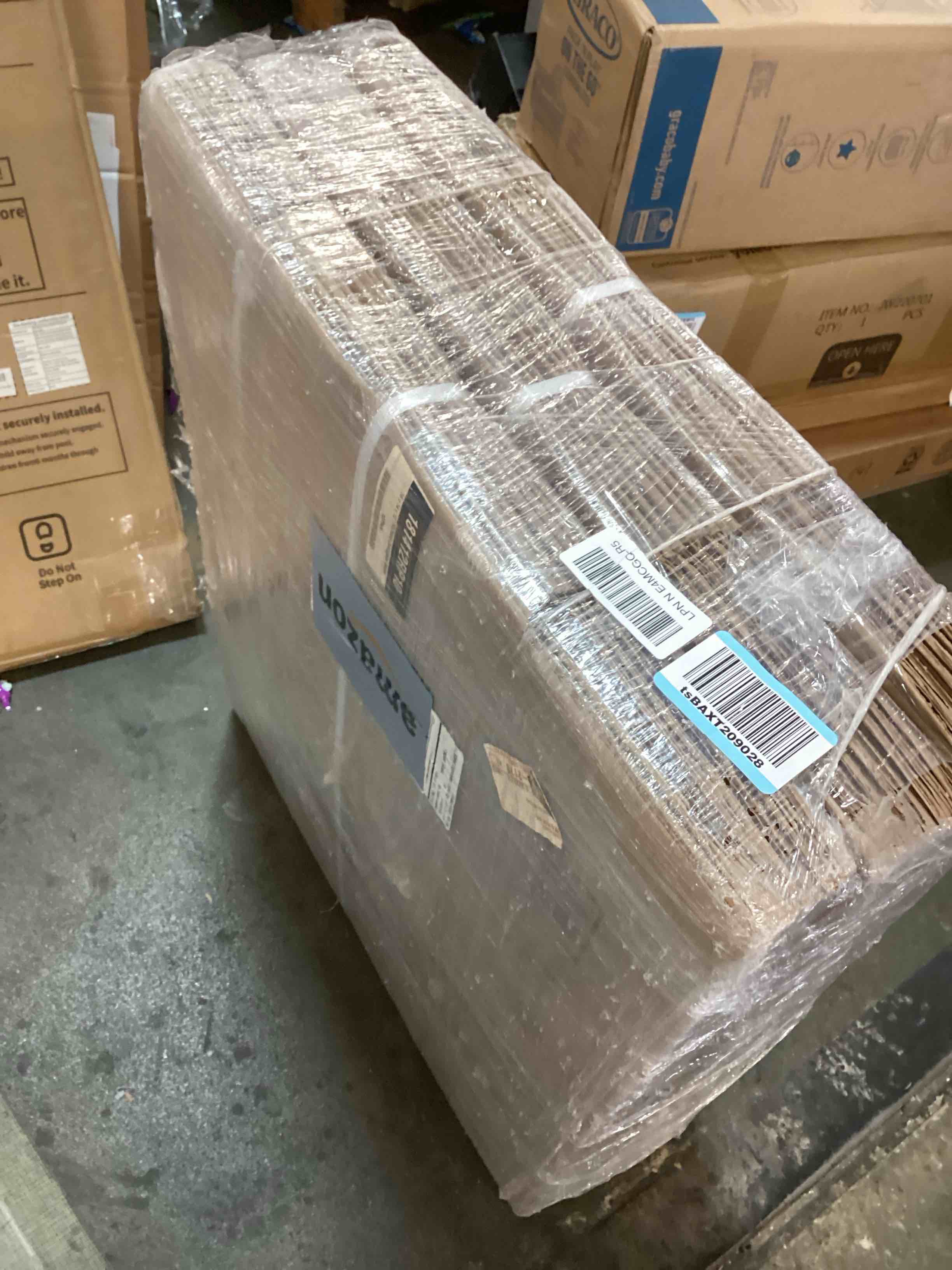 https://s3.amazonaws.com/lotting-images-prod/bidfta/BLU6727557_1722526897825.jpeg
