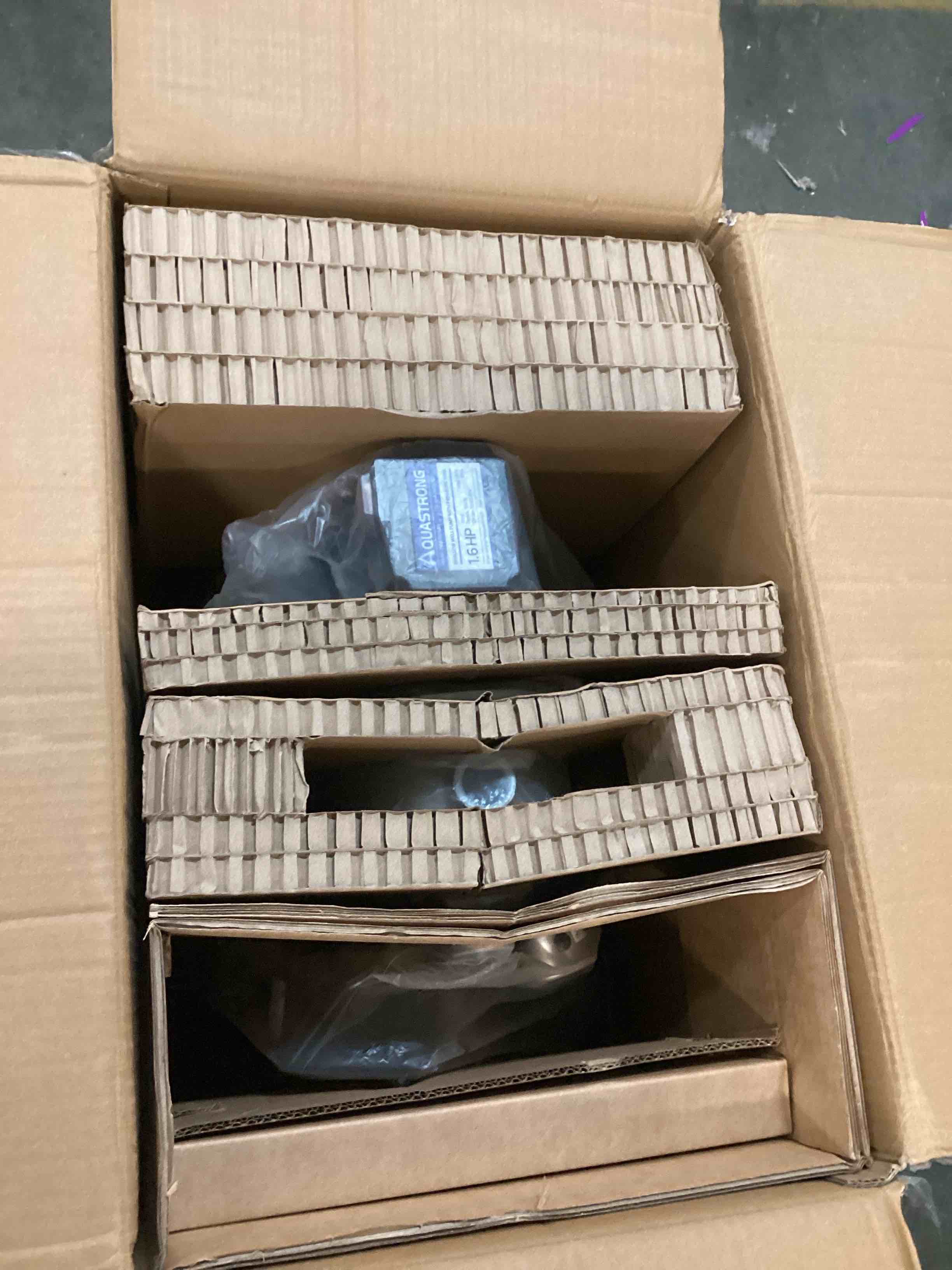 https://s3.amazonaws.com/lotting-images-prod/bidfta/BLU6727578_1722529374178.jpeg