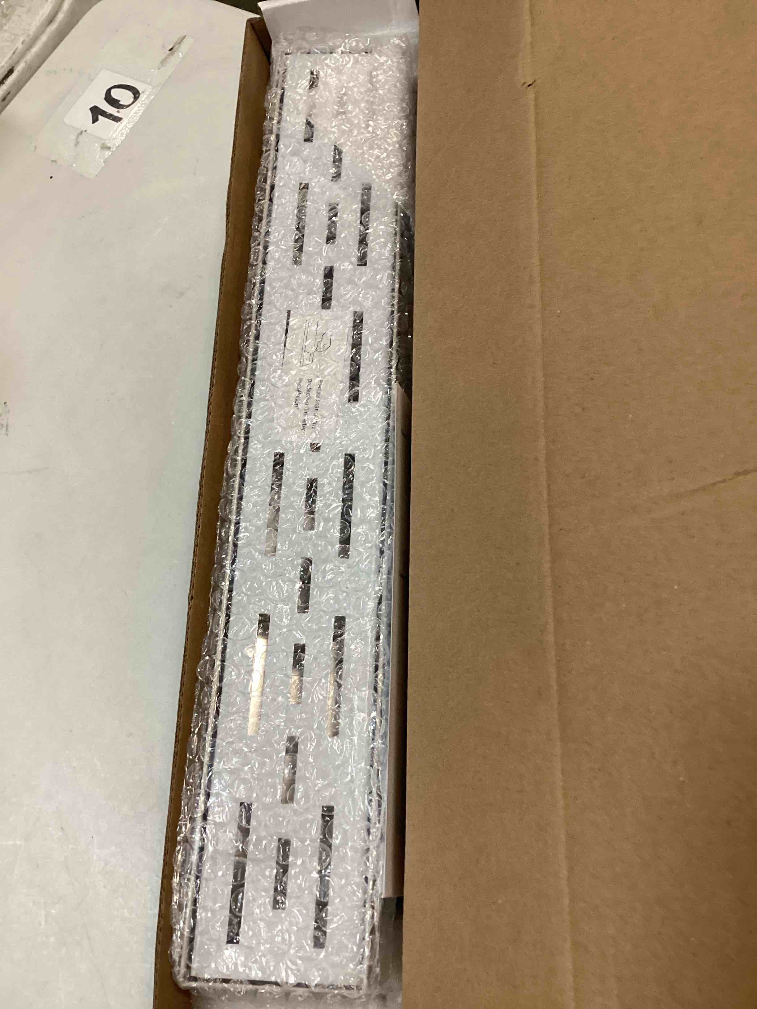 https://s3.amazonaws.com/lotting-images-prod/bidfta/BLU6727724_1722609756791.jpeg