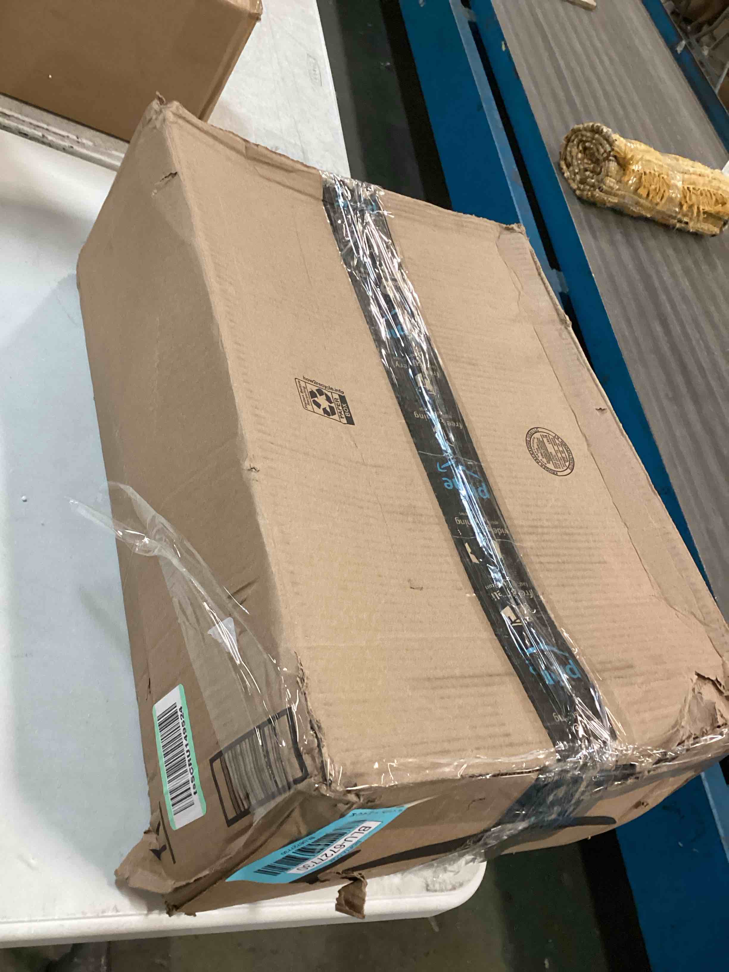 https://s3.amazonaws.com/lotting-images-prod/bidfta/BLU6727730_1722610332588.jpeg