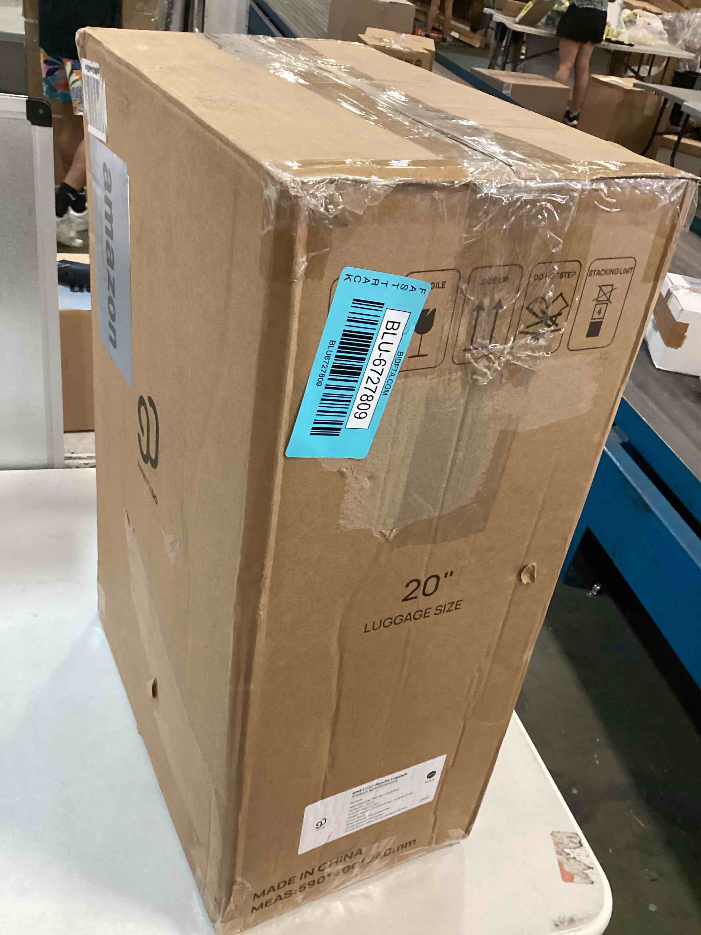 https://s3.amazonaws.com/lotting-images-prod/bidfta/BLU6727809_1722619723907.jpeg