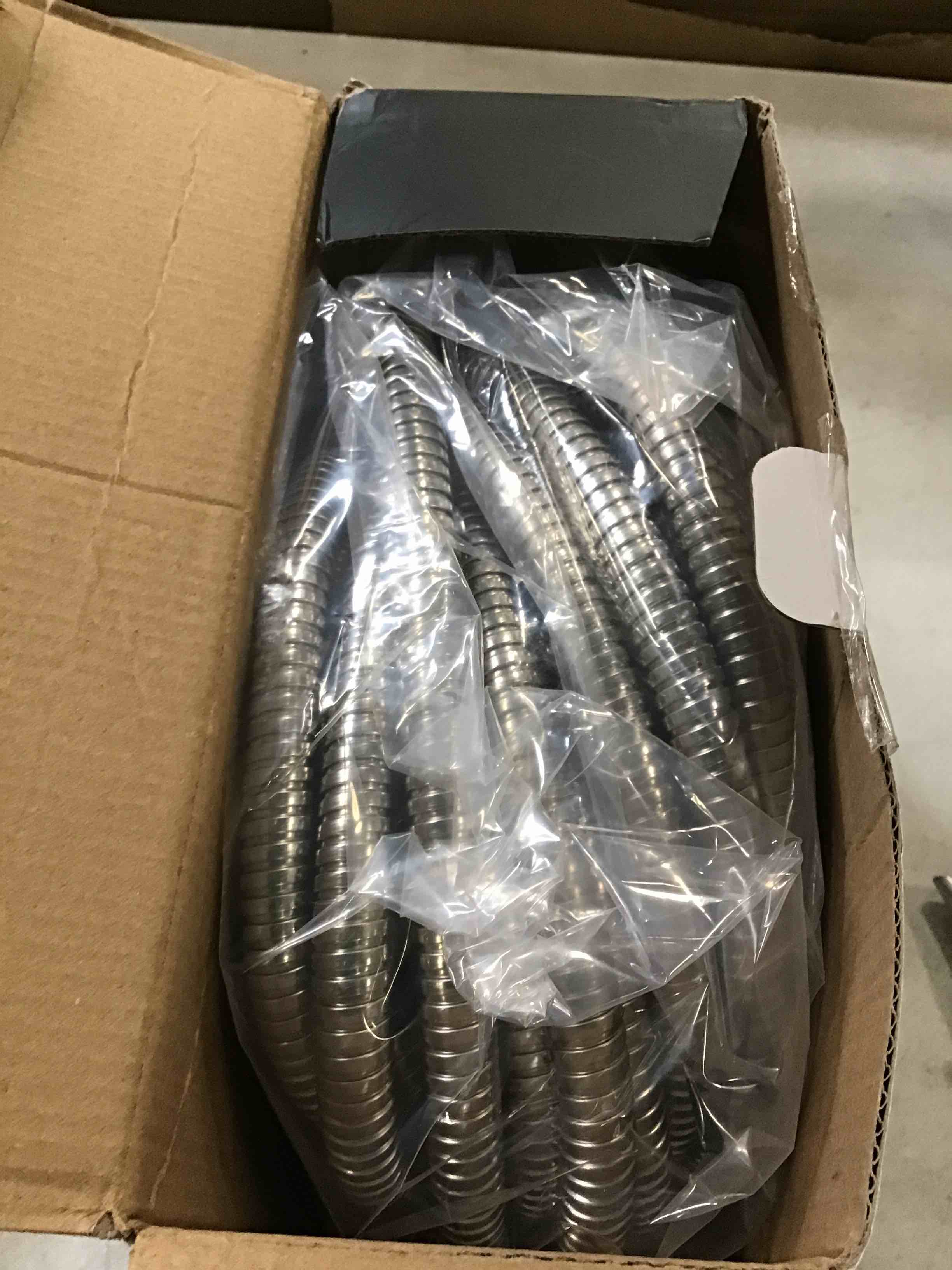 https://s3.amazonaws.com/lotting-images-prod/bidfta/BLU6728587_1719931057357.jpeg