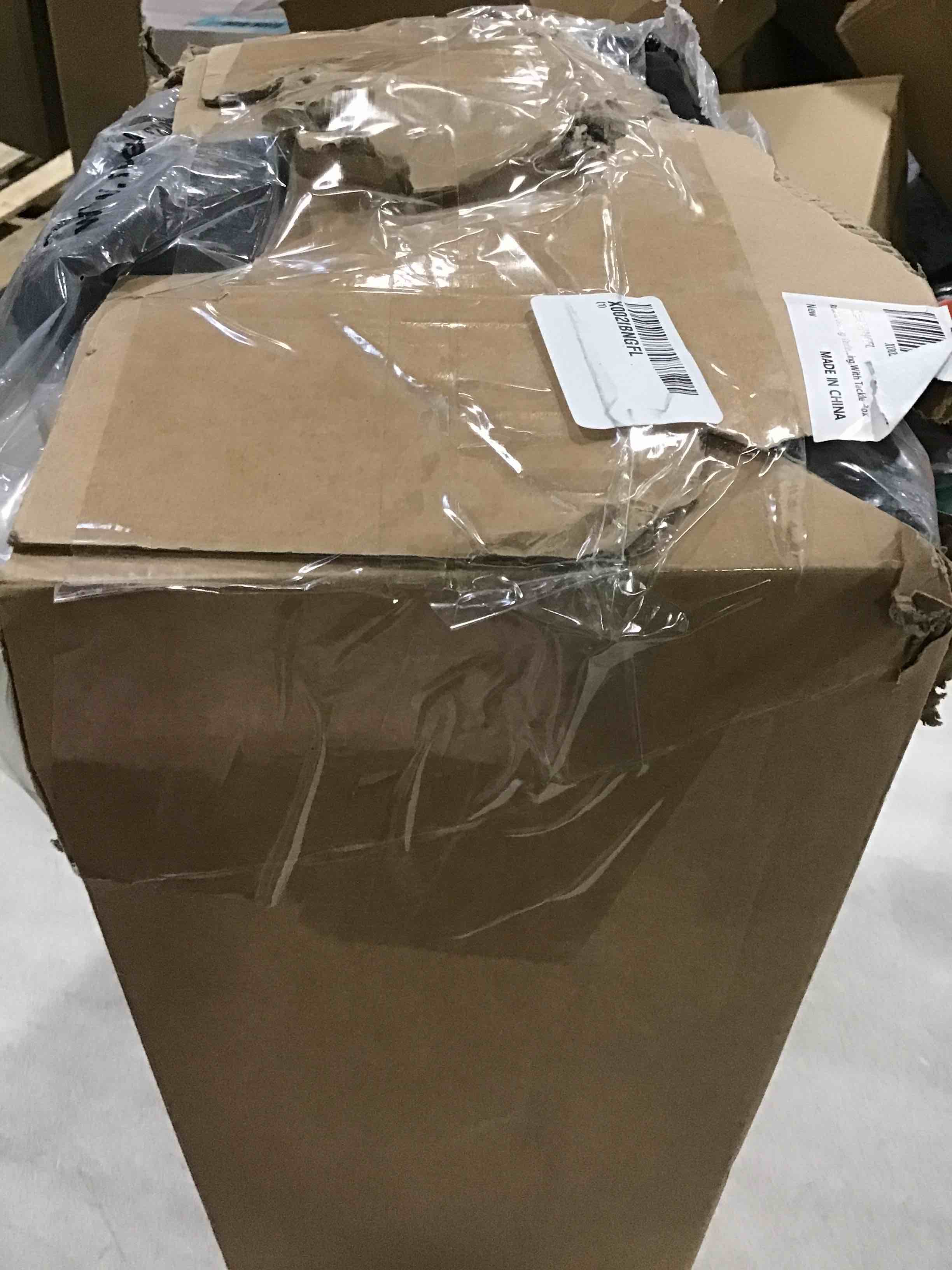 https://s3.amazonaws.com/lotting-images-prod/bidfta/BLU6729116_1720178927389.jpeg