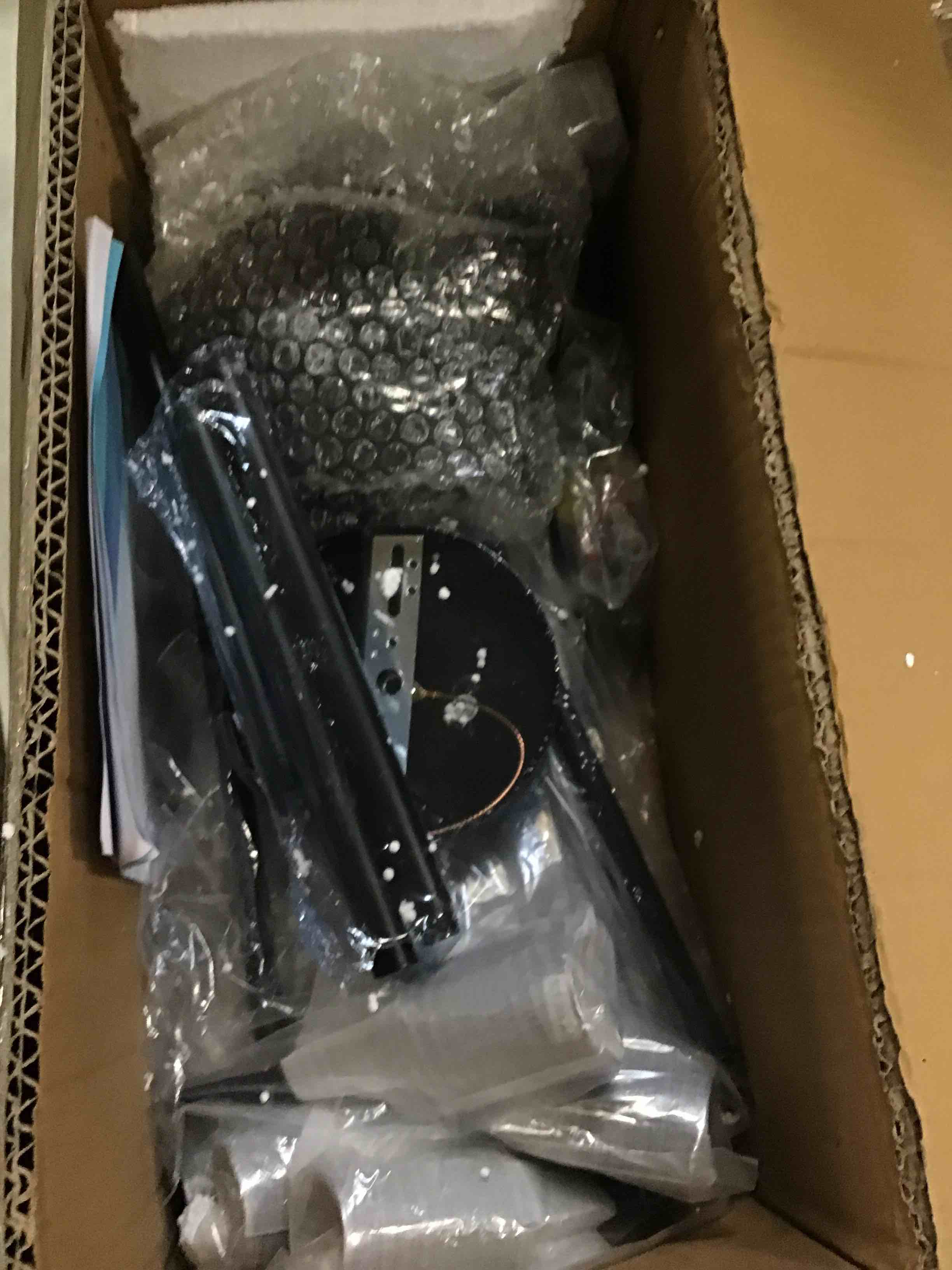https://s3.amazonaws.com/lotting-images-prod/bidfta/BLU6729184_1720184422096.jpeg
