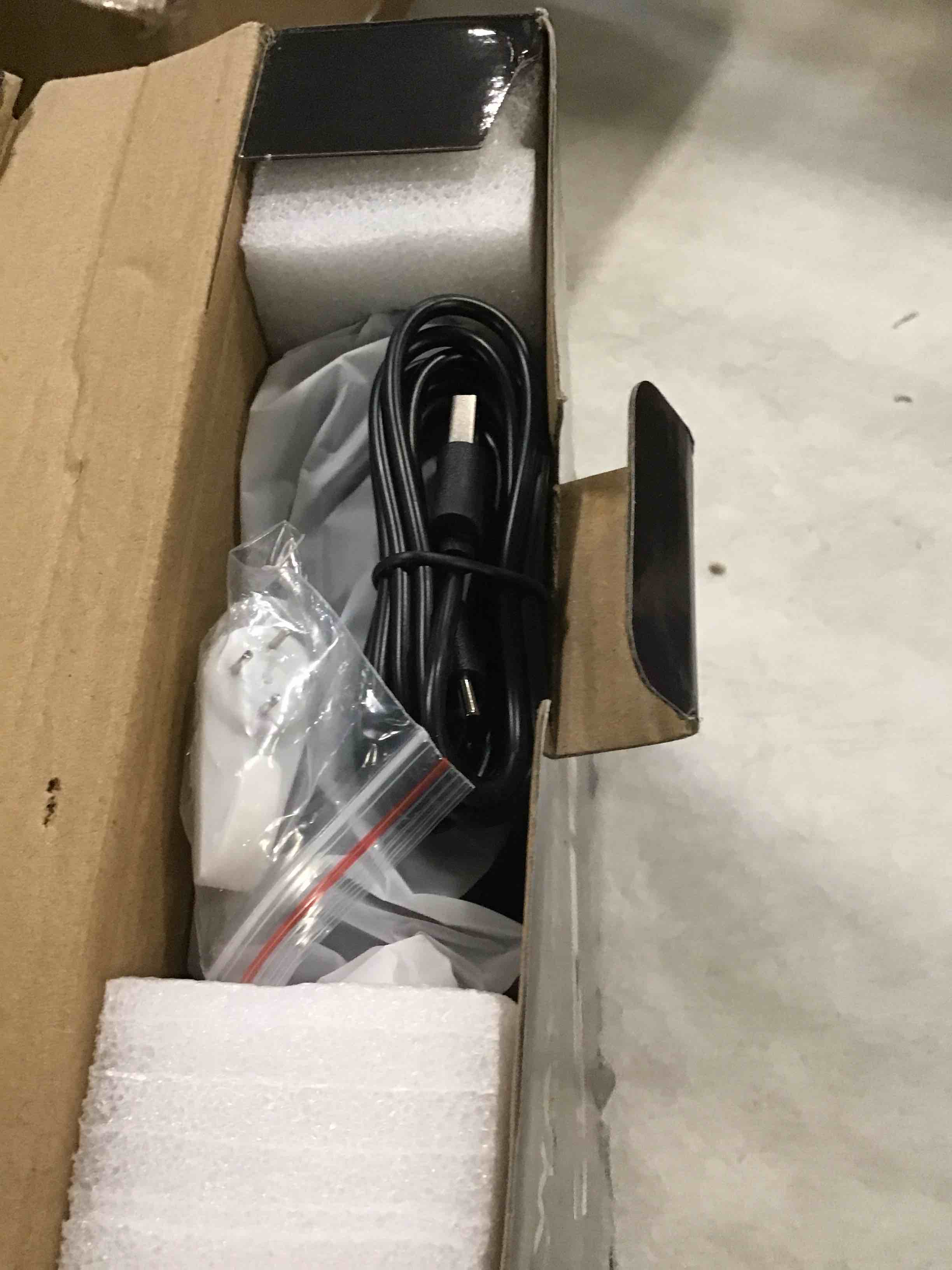 https://s3.amazonaws.com/lotting-images-prod/bidfta/BLU6729376_1720439759747.jpeg