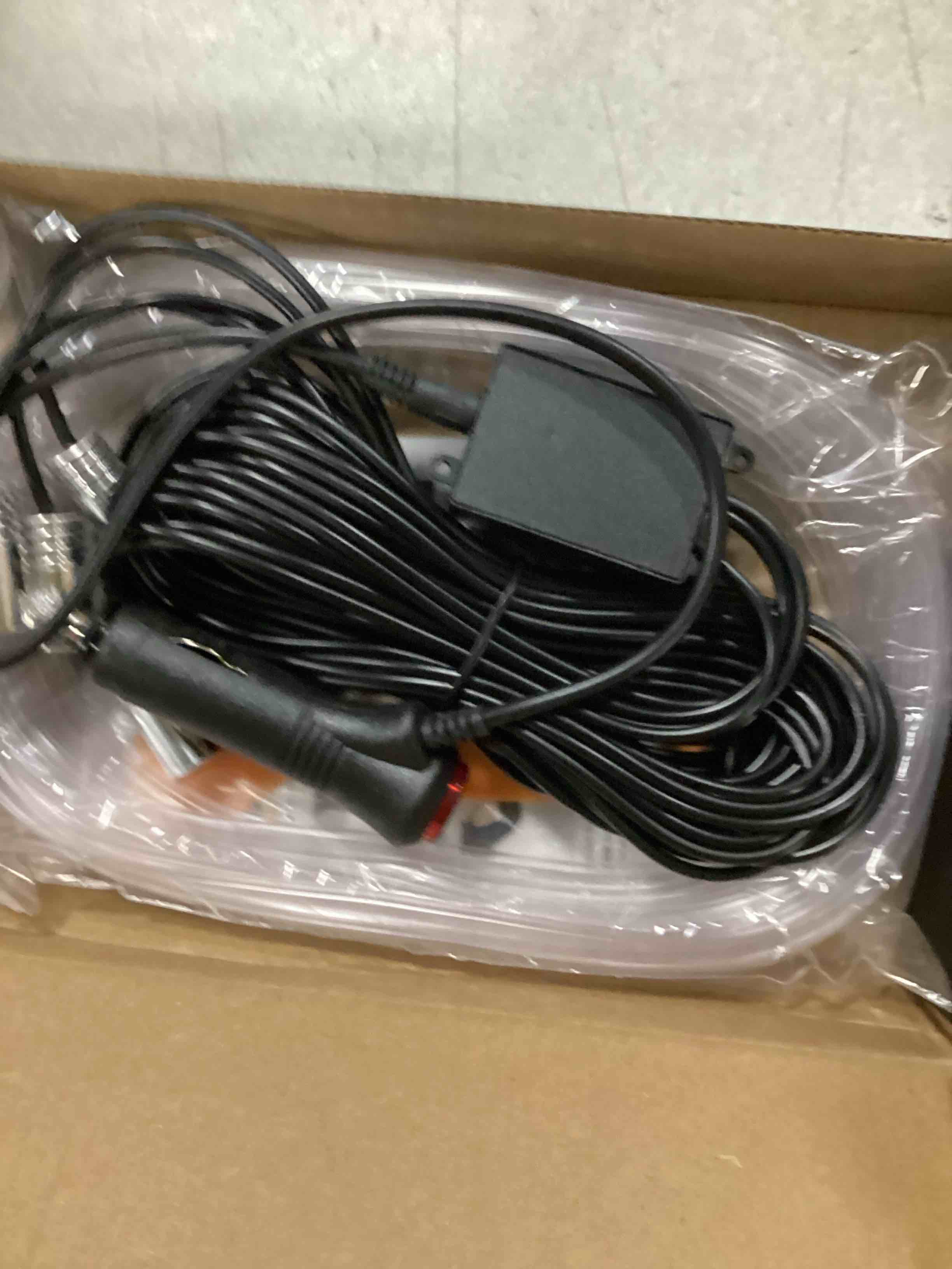 https://s3.amazonaws.com/lotting-images-prod/bidfta/BLU6730543_1720704268133.jpeg