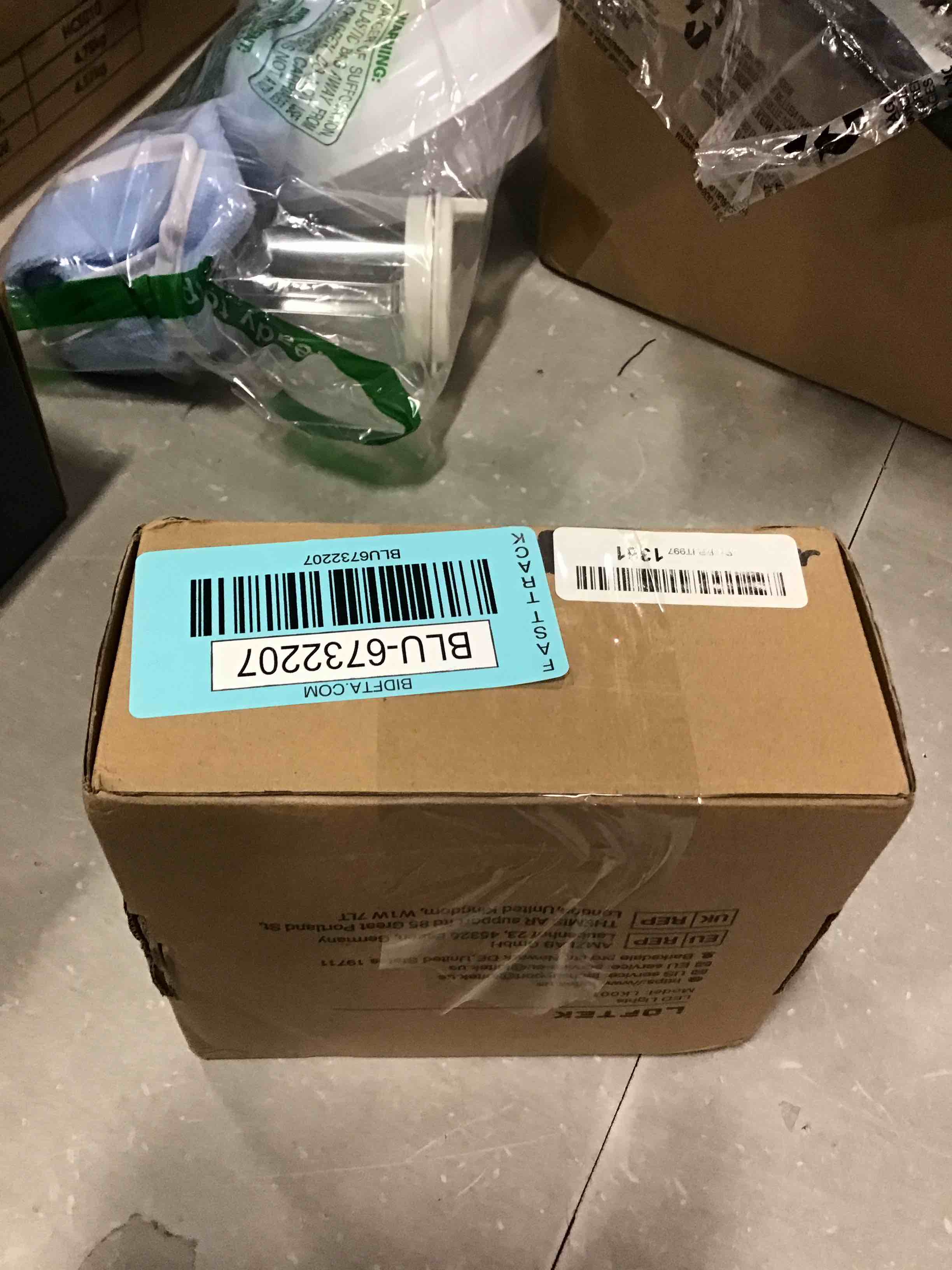 https://s3.amazonaws.com/lotting-images-prod/bidfta/BLU6732207_1720527782577.jpeg