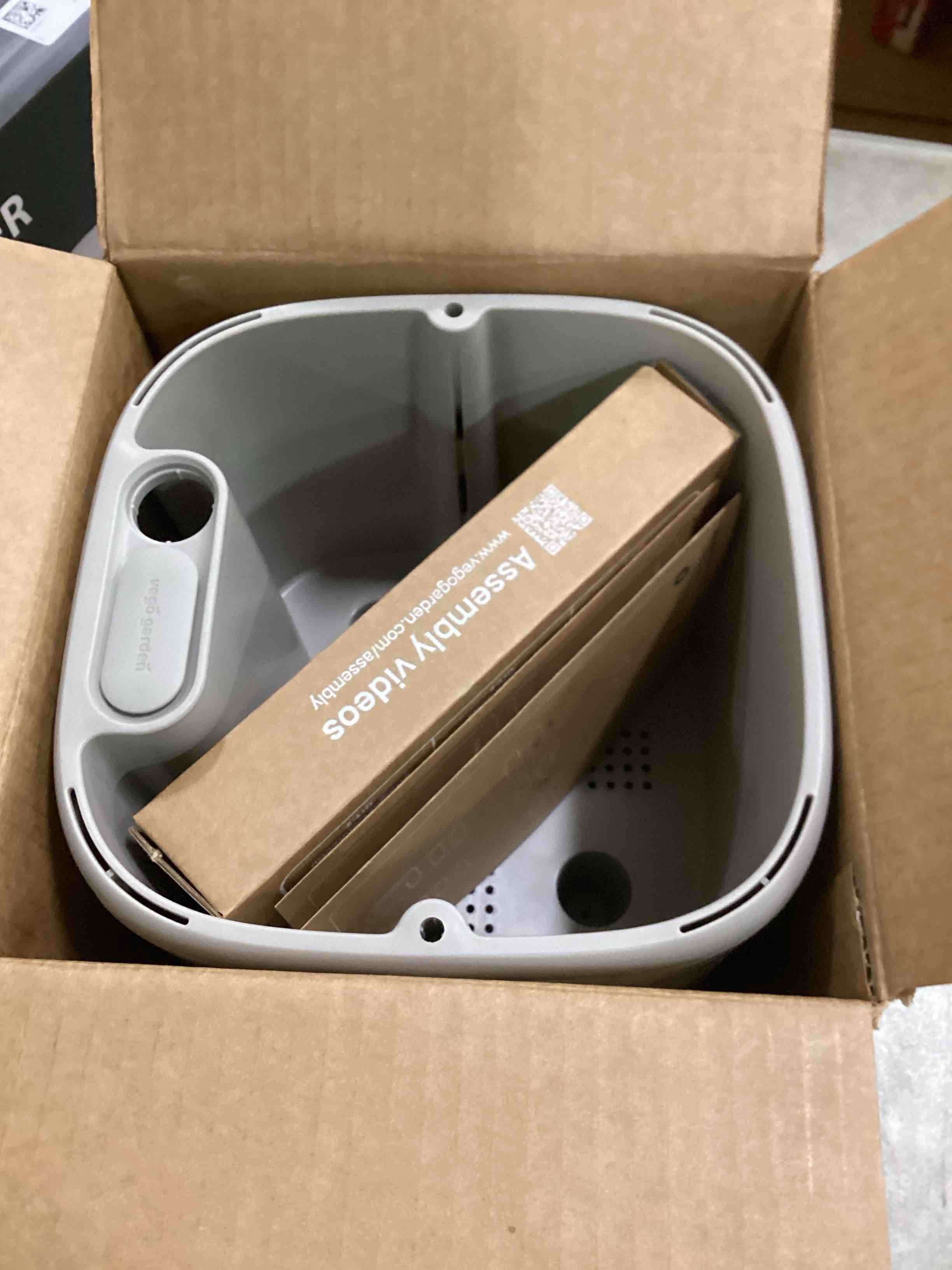 https://s3.amazonaws.com/lotting-images-prod/bidfta/BLU6732508_1719927308331.jpeg